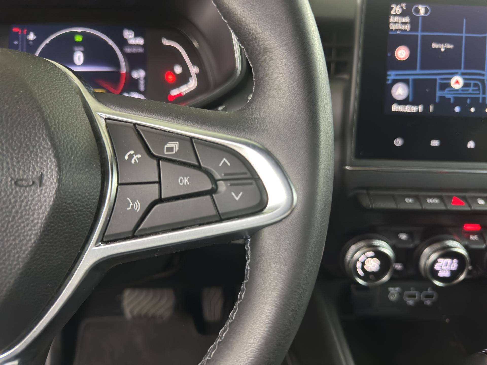 RENAULT Clio 1.6 E-Tech Intens-image-19