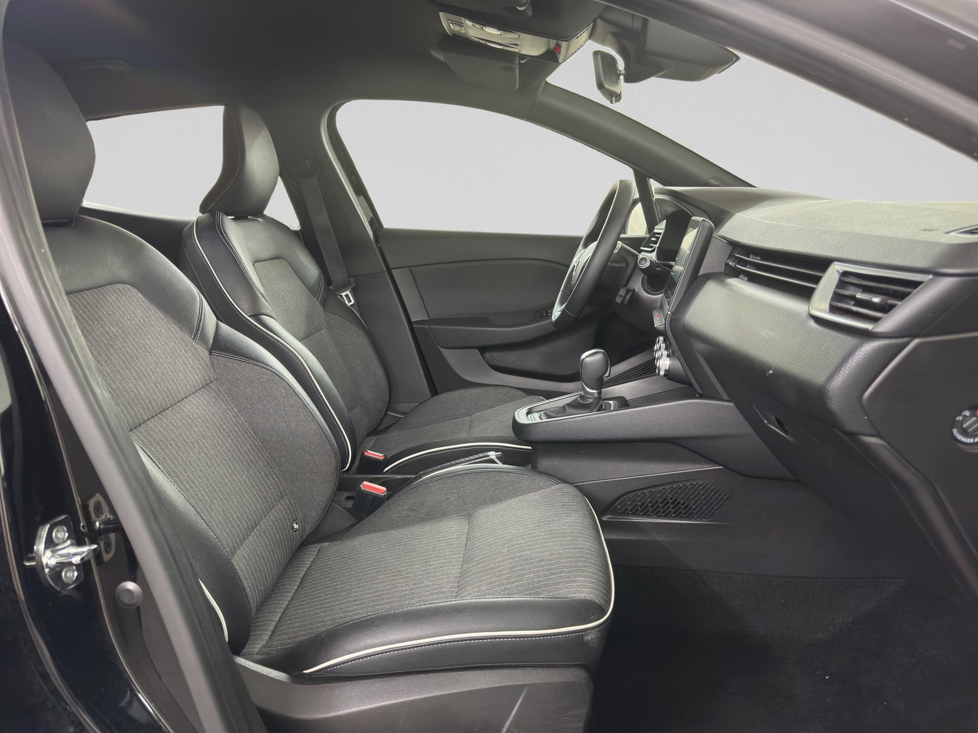 RENAULT Clio 1.6 E-Tech Intens-image-9