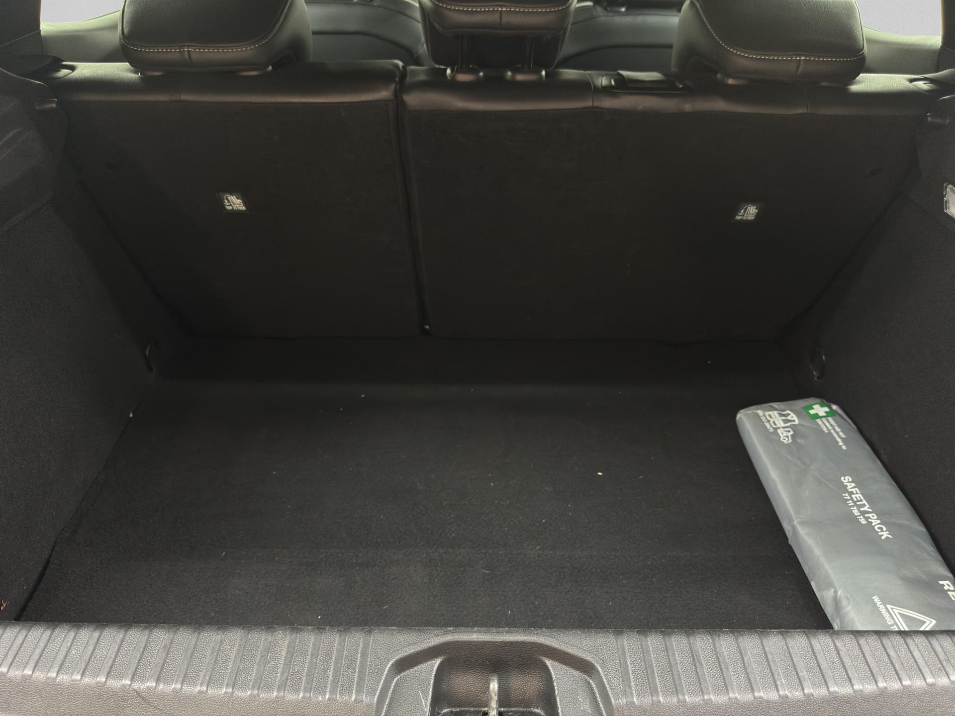 RENAULT Clio 1.6 E-Tech Intens-image-25