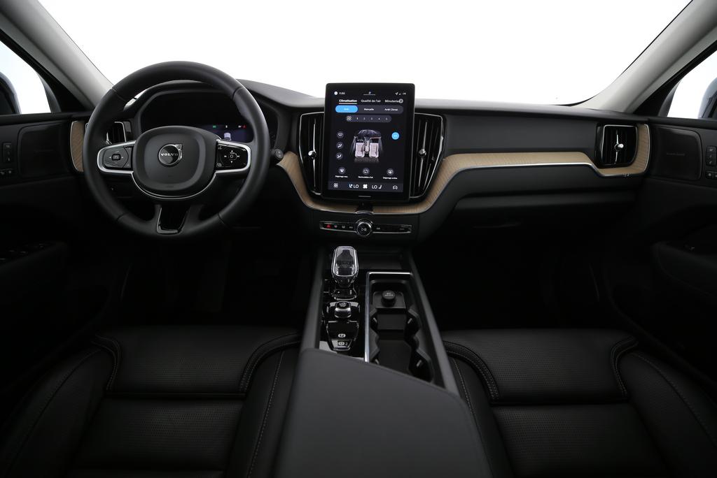VOLVO XC60 2.0 B5 MH Plus Dark AWD-image-9