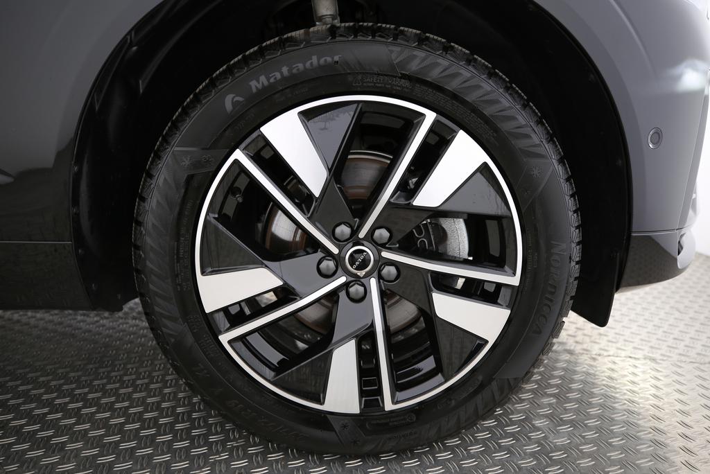 VOLVO XC60 2.0 B5 MH Plus Dark AWD-image-12