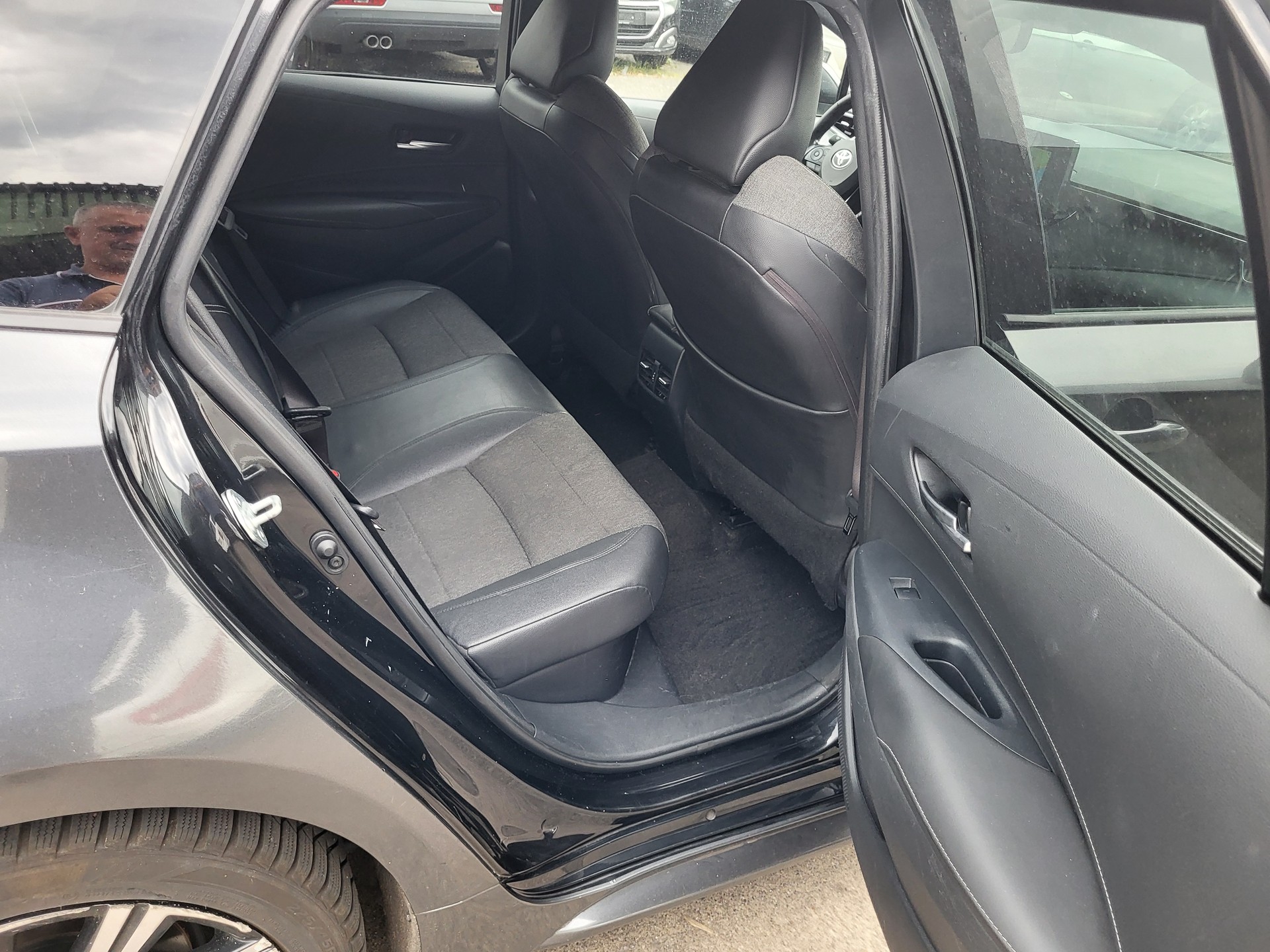 TOYOTA Corolla Touring Sports 1.8 HSD Comfort e-CVT-image-7