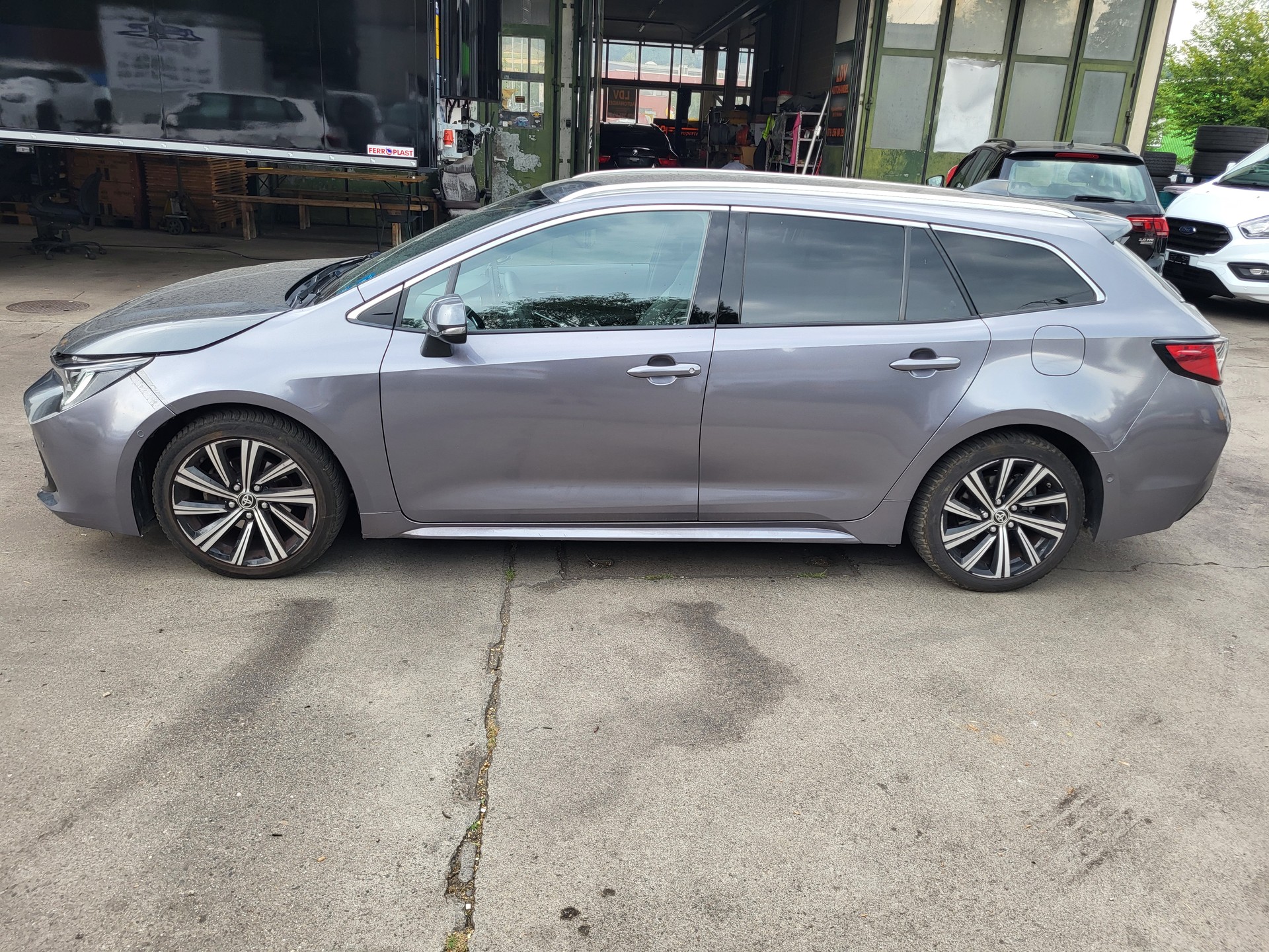 TOYOTA Corolla Touring Sports 1.8 HSD Comfort e-CVT-image-14