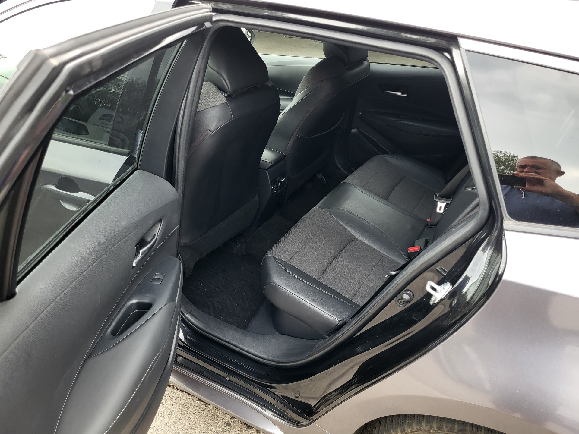 TOYOTA Corolla Touring Sports 1.8 HSD Comfort e-CVT-image-12