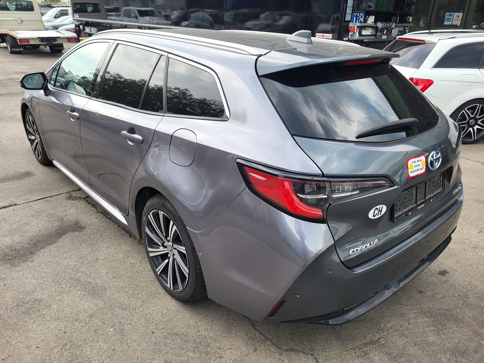 TOYOTA Corolla Touring Sports 1.8 HSD Comfort e-CVT-image-2