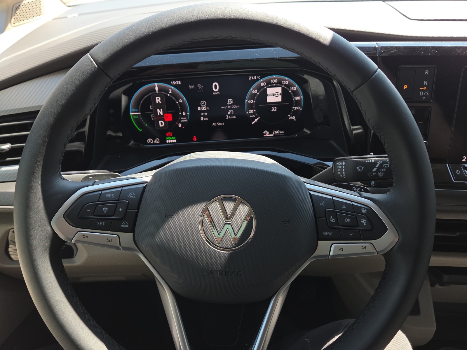 VW California eHybrid Beach Liberty 4Motion-image-9