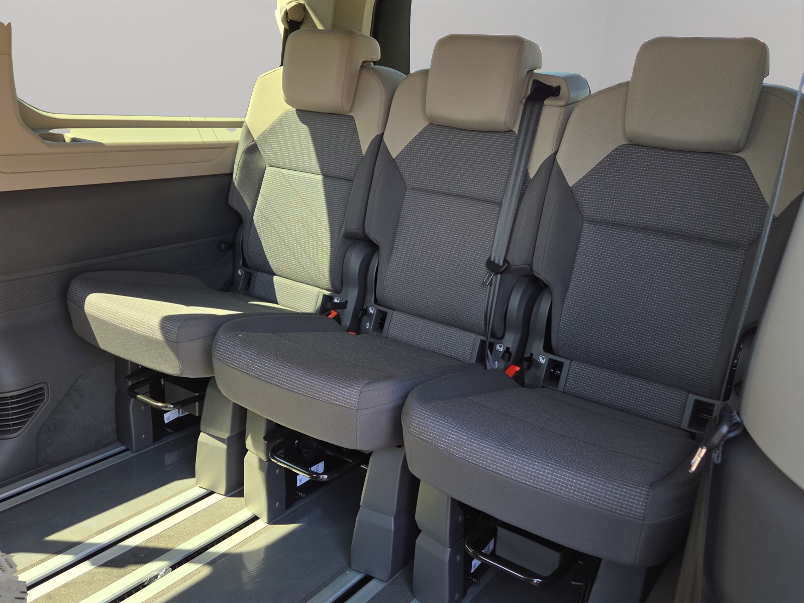 VW California eHybrid Beach Liberty 4Motion-image-8