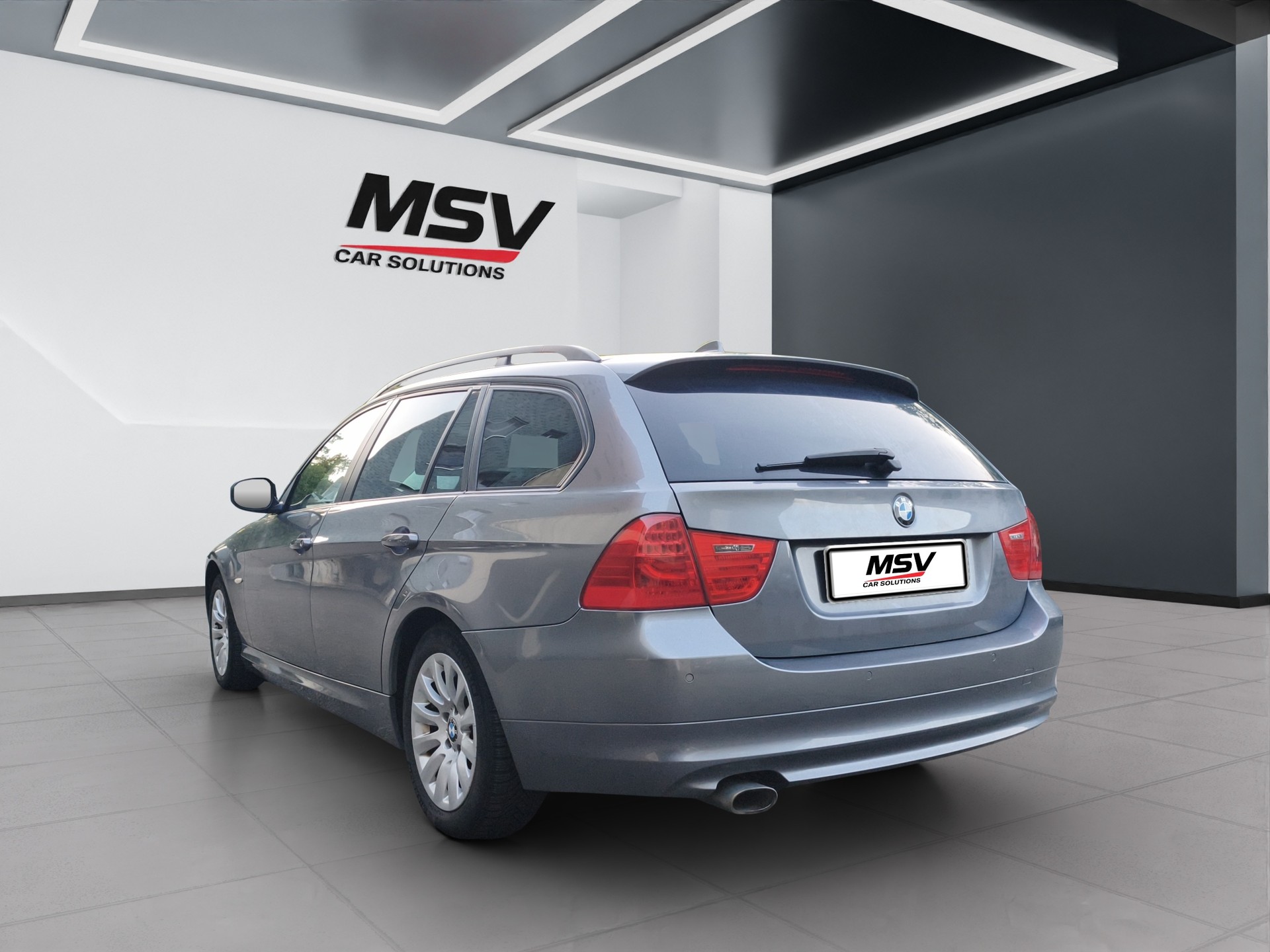 BMW 320d xDrive Touring Steptronic-image-4