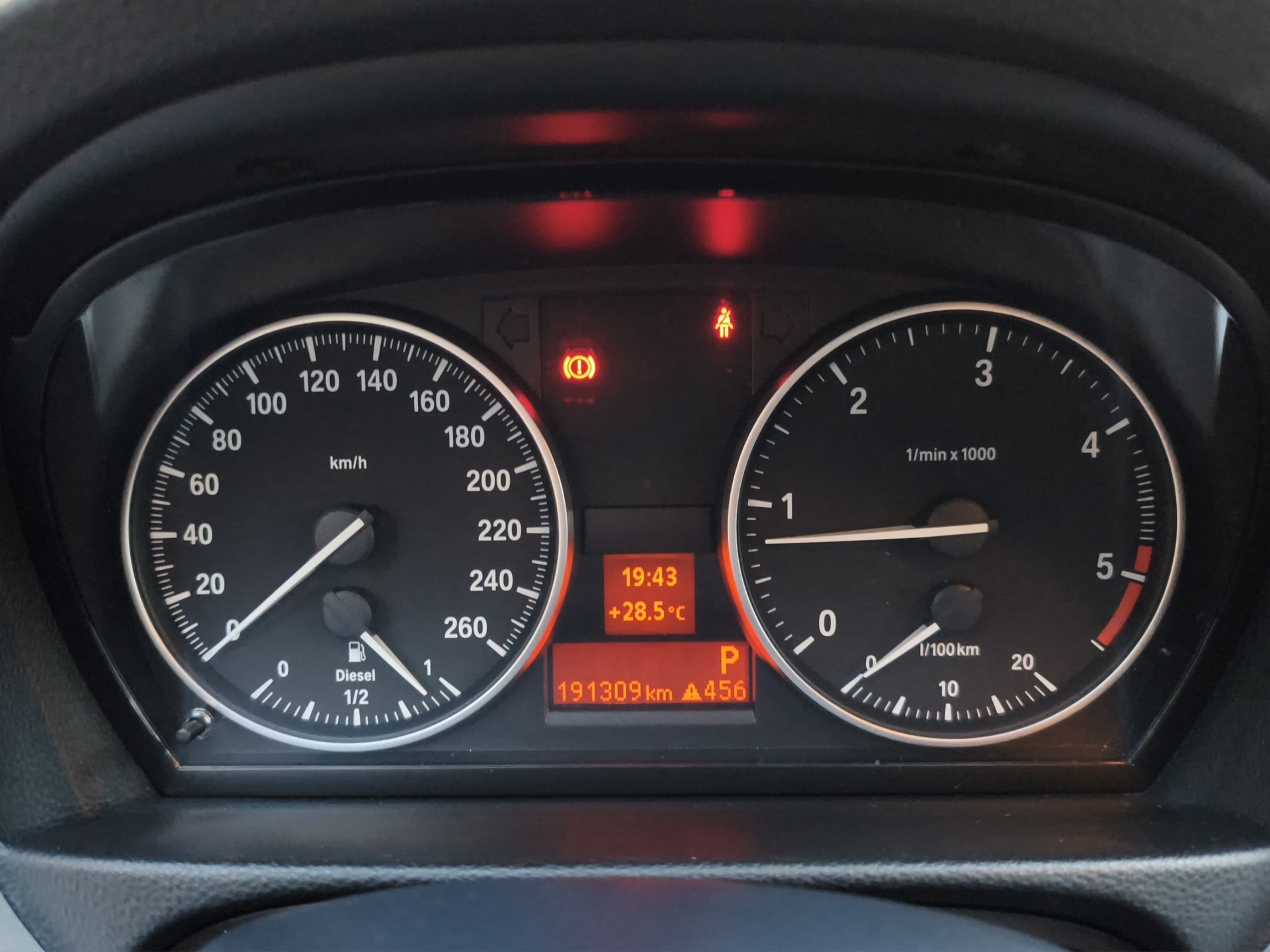 BMW 320d xDrive Touring Steptronic-image-12