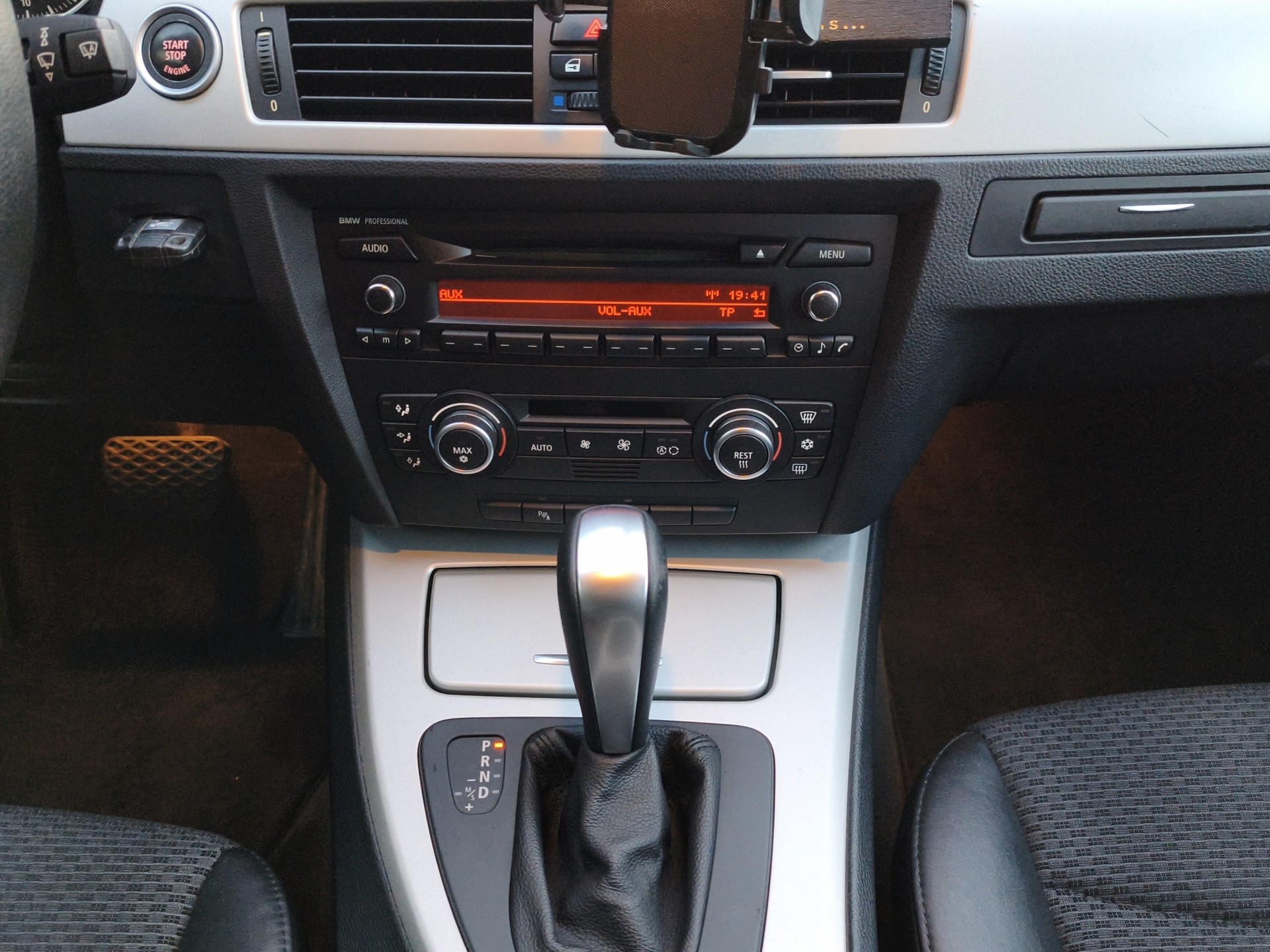 BMW 320d xDrive Touring Steptronic-image-11