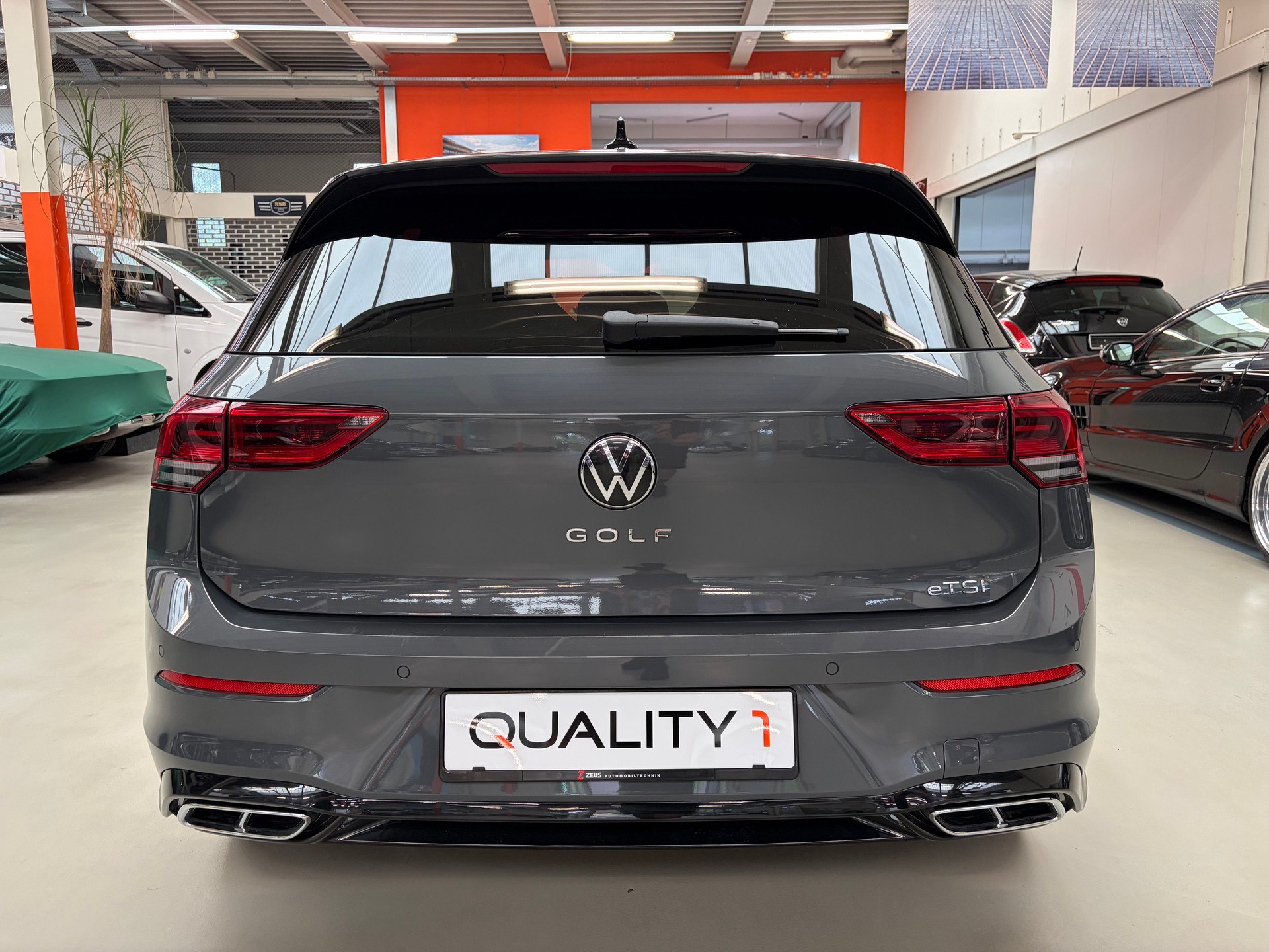 VW Golf 1.5 e TSI ACT Life DSG-image-4