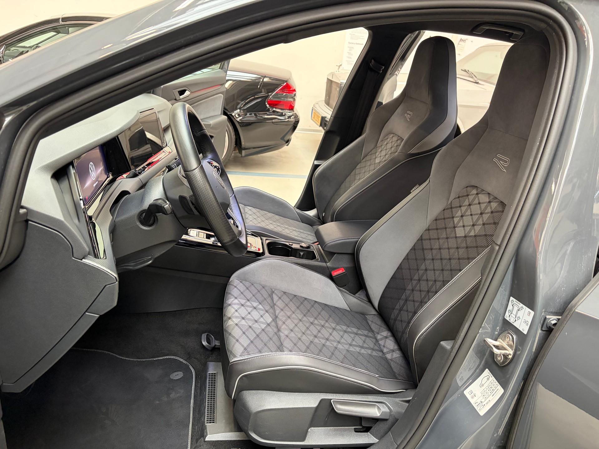 VW Golf 1.5 e TSI ACT Life DSG-image-9