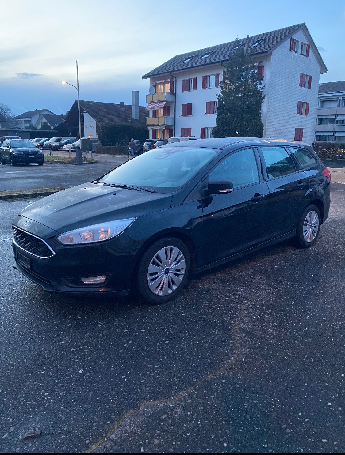FORD Focus 1.0 SCTi Carving-image-1