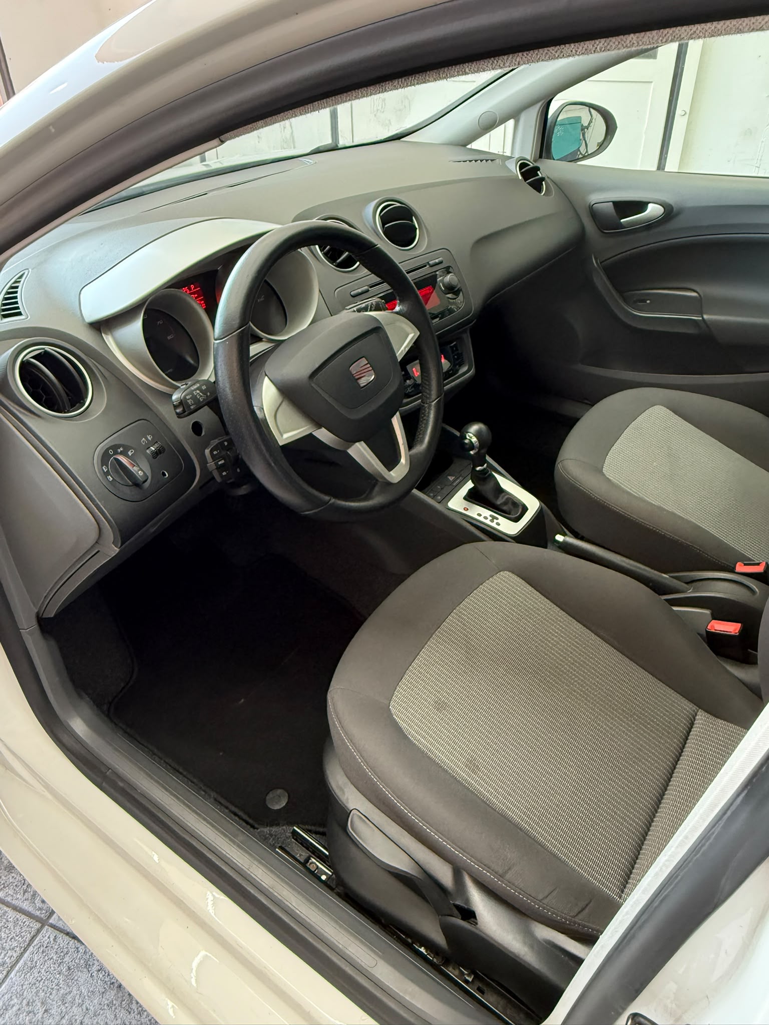 SEAT Ibiza 1.2 TSI Style DSG-image-5