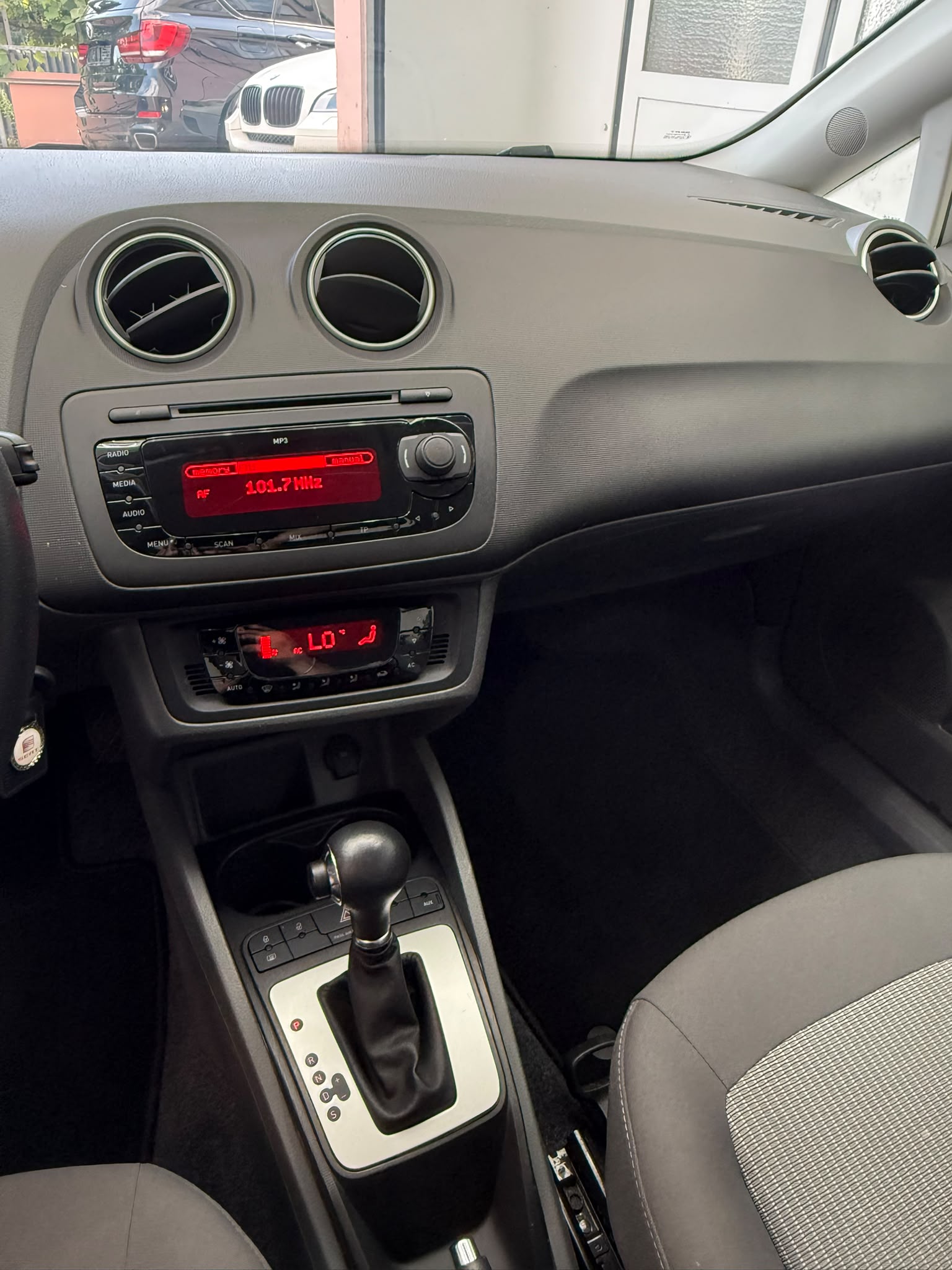 SEAT Ibiza 1.2 TSI Style DSG-image-8