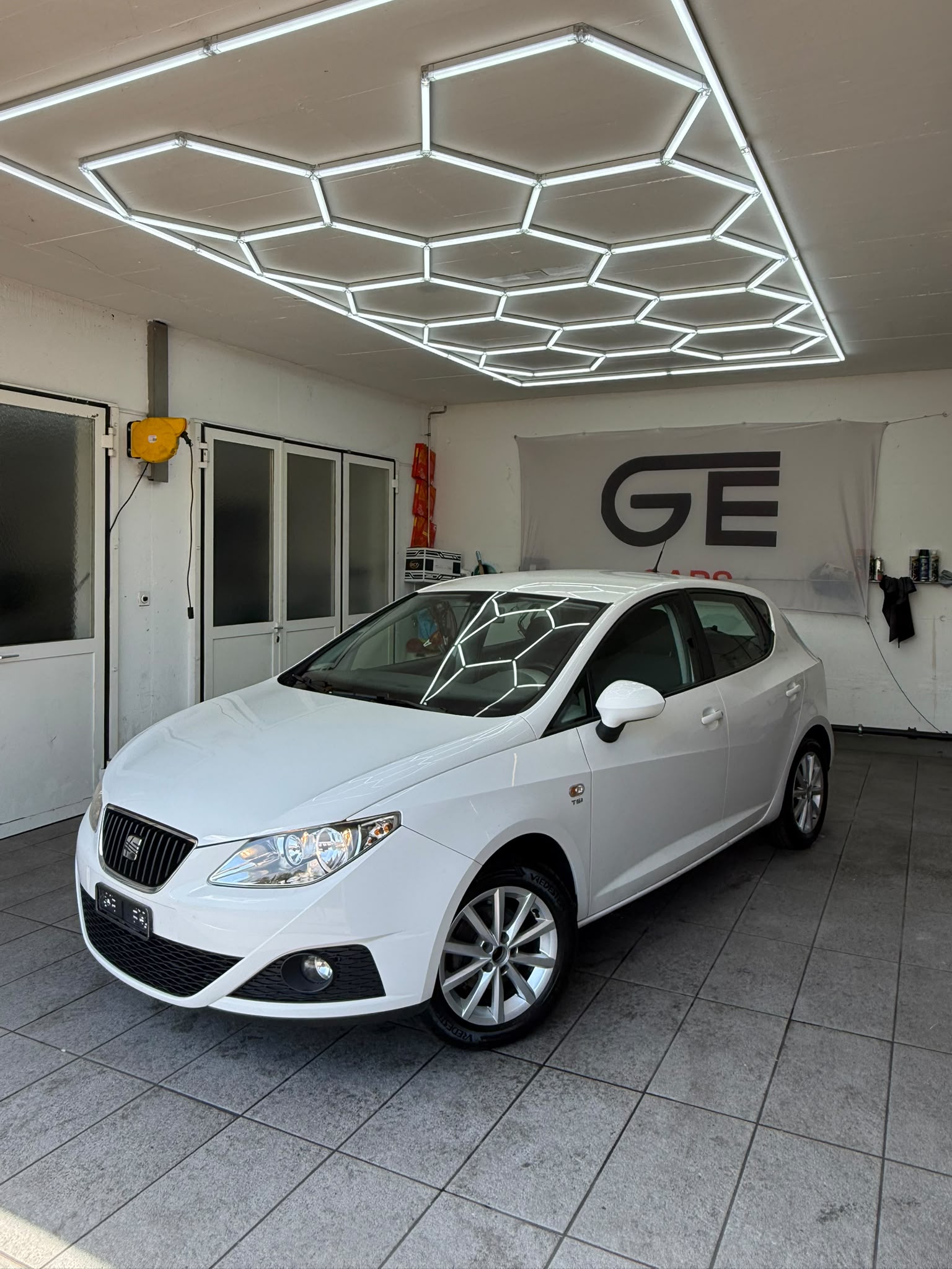 SEAT Ibiza 1.2 TSI Style DSG-image-0