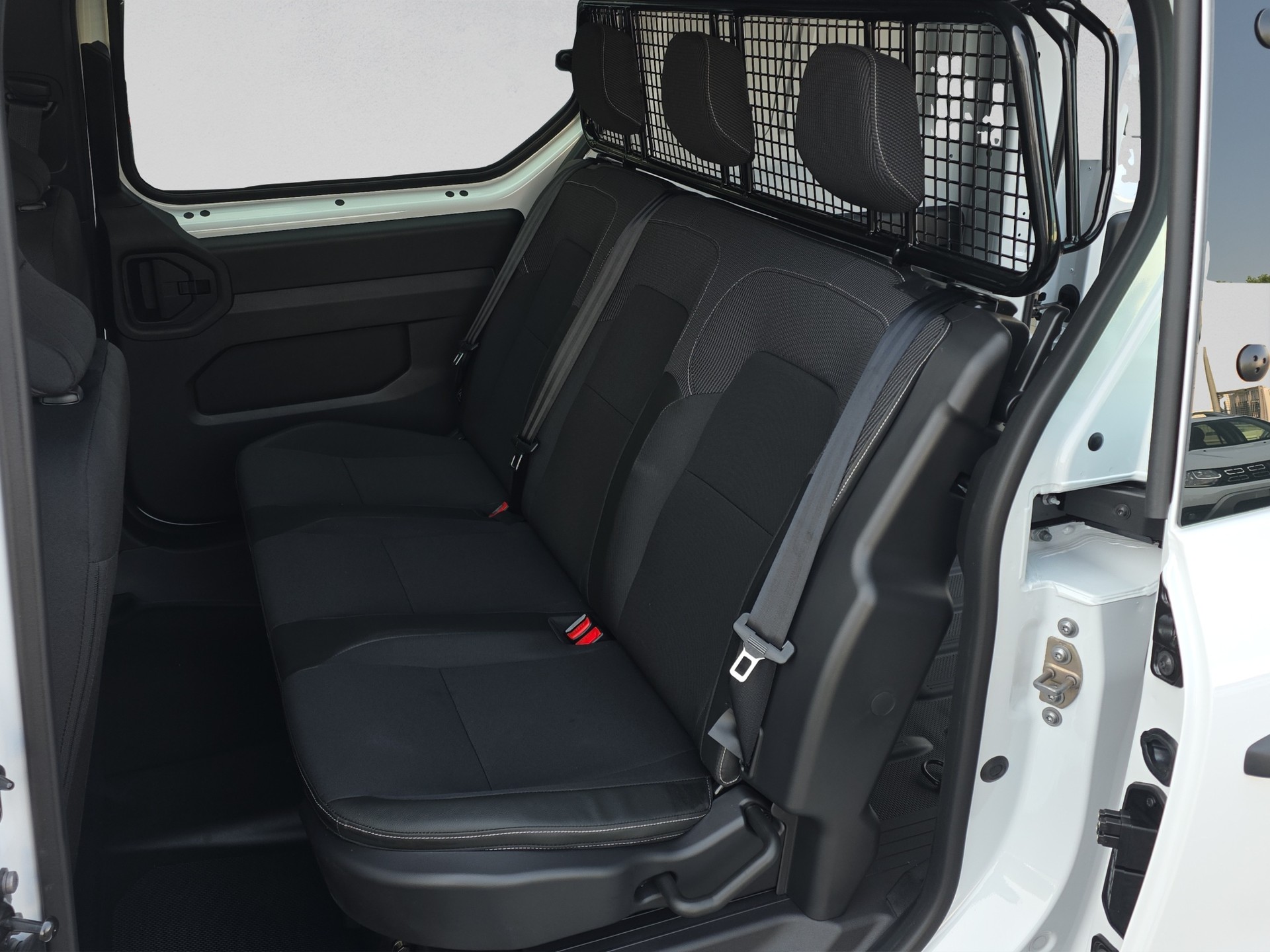 RENAULT Kangoo Van 1.3TCe Standard L2 130 PF Advance EDC-image-12