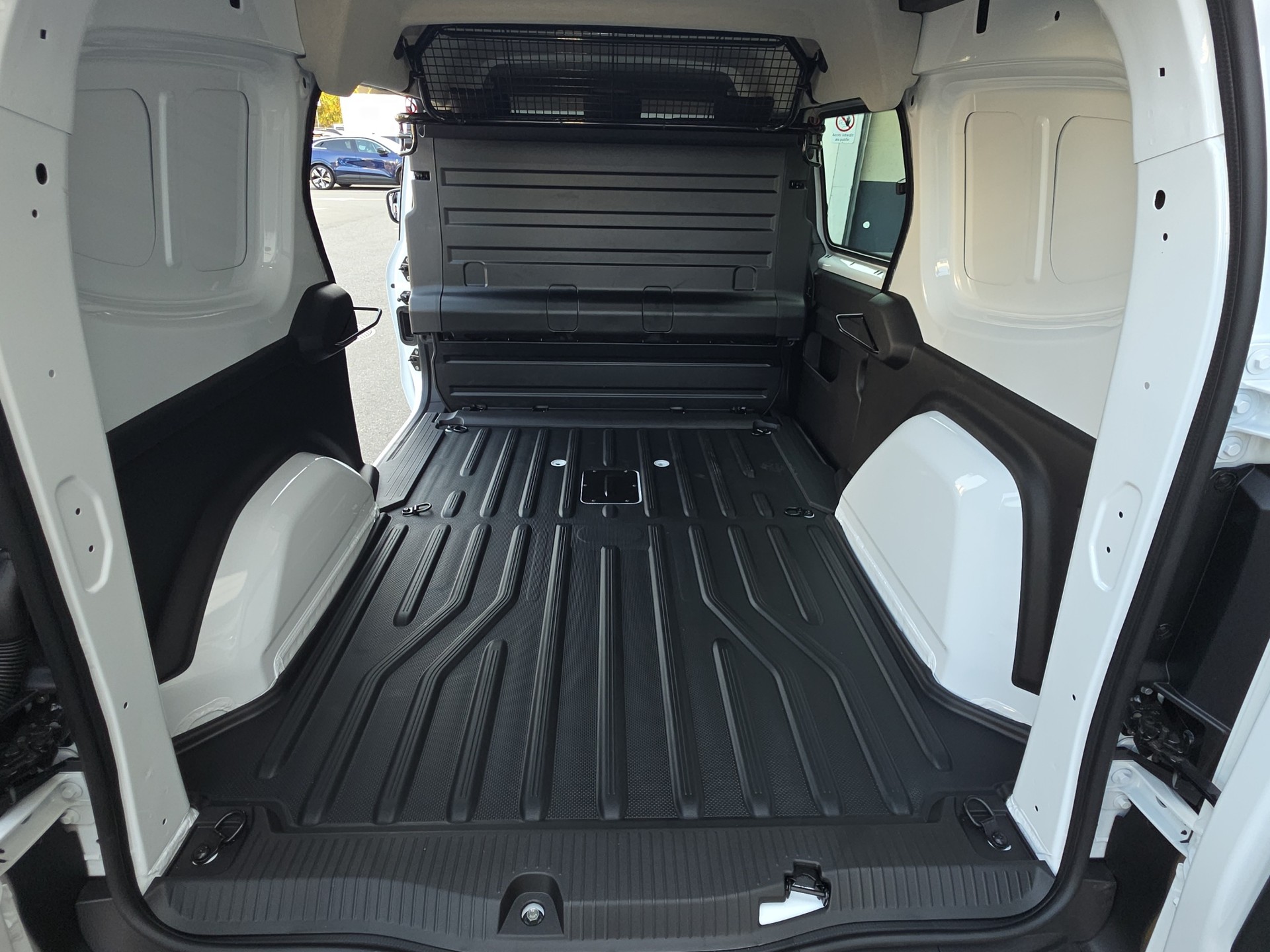 RENAULT Kangoo Van 1.3TCe Standard L2 130 PF Advance EDC-image-14