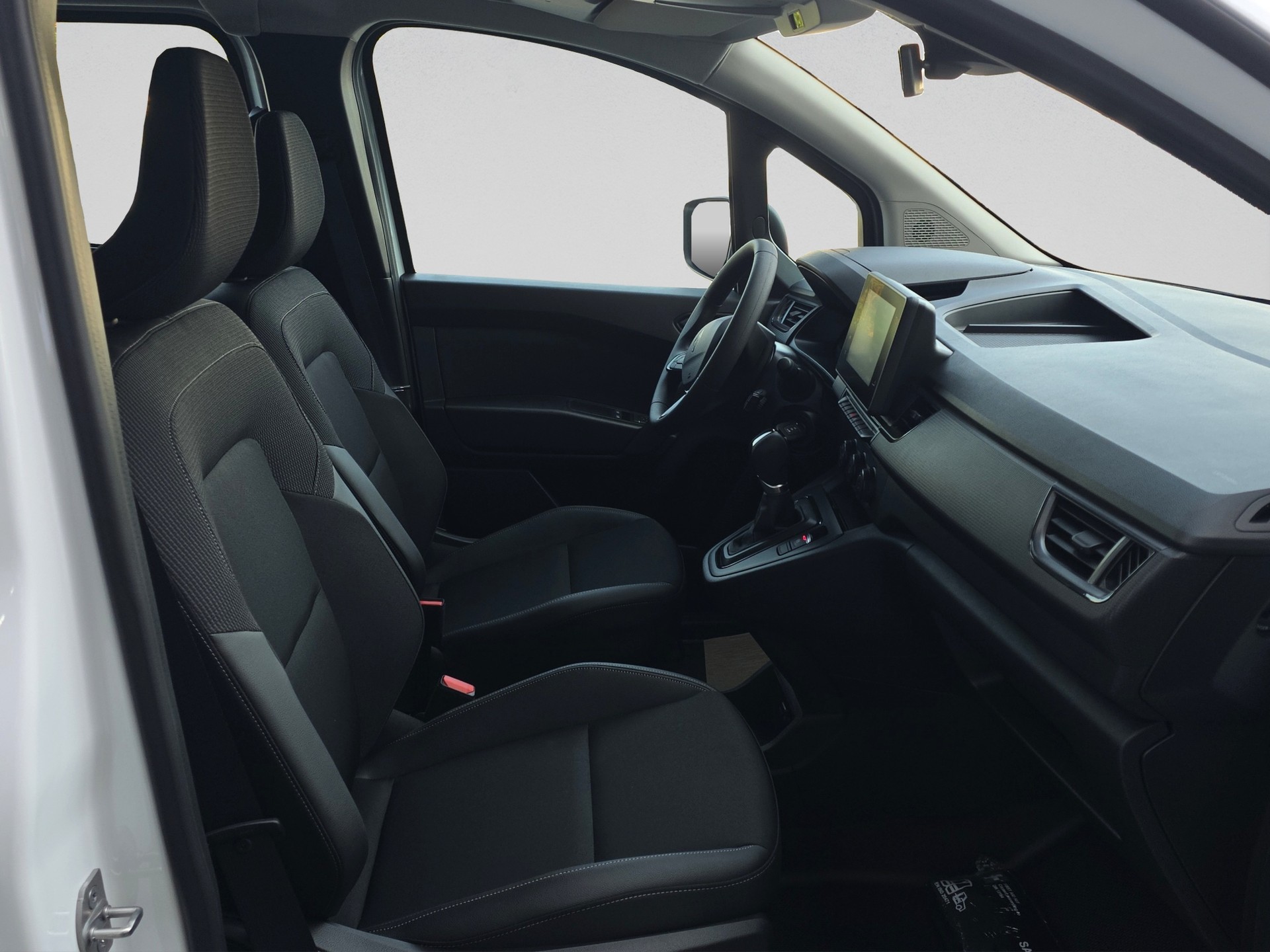 RENAULT Kangoo Van 1.3TCe Standard L2 130 PF Advance EDC-image-11