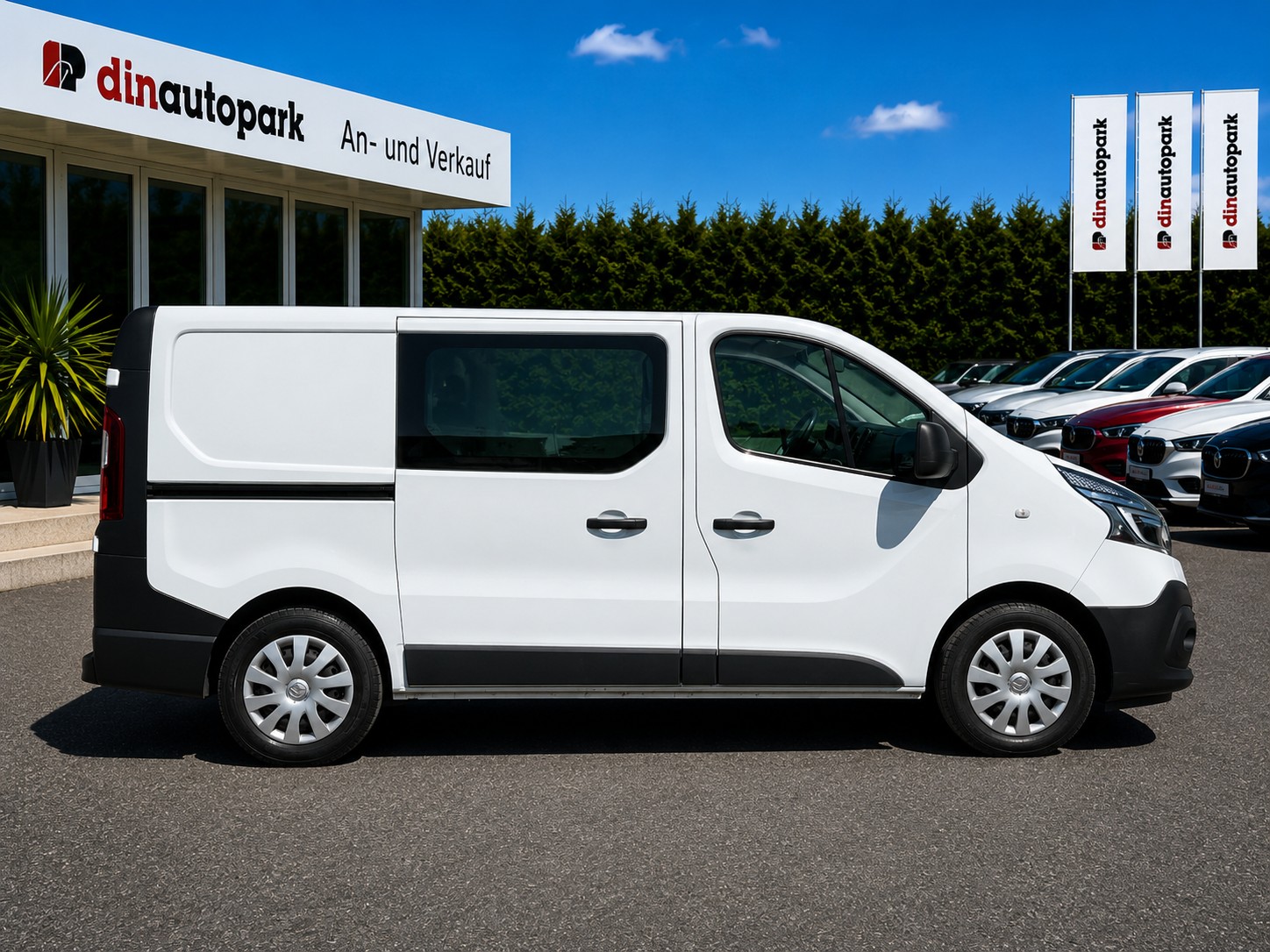 RENAULT Trafic 2.0 dCi 120 3.0t Business L1H1 * CH-Fahrzeug * Ab MFK * Klima * Rückfahrkamera *-image-2