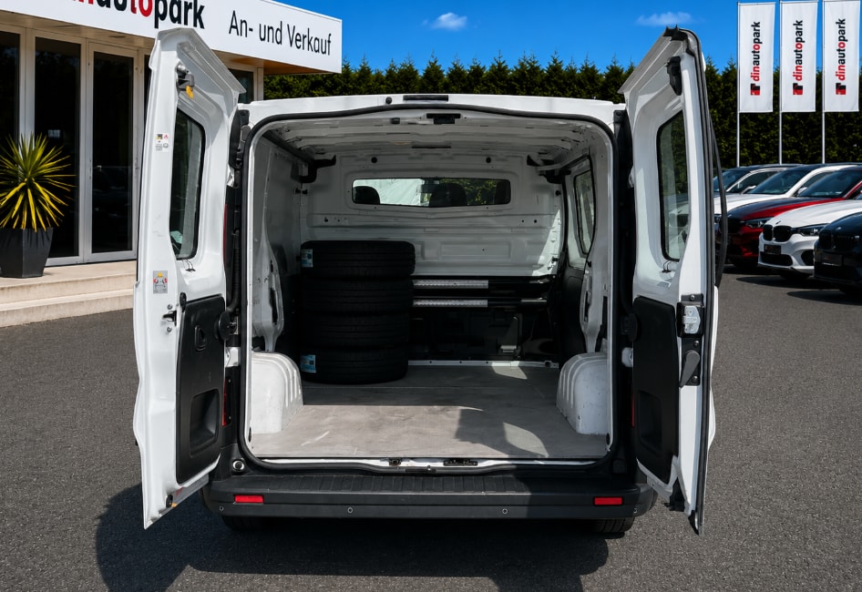 RENAULT Trafic 2.0 dCi 120 3.0t Business L1H1 * CH-Fahrzeug * Ab MFK * Klima * Rückfahrkamera *-image-6