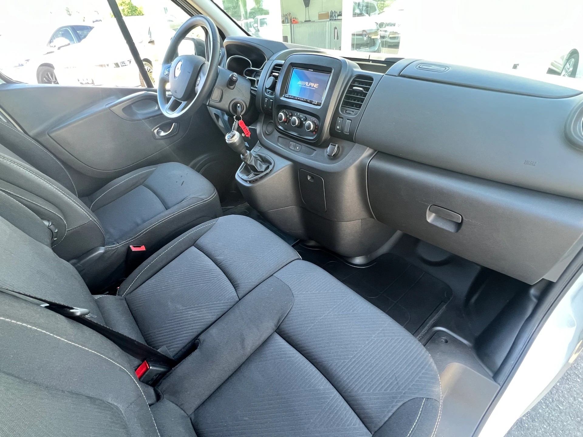 RENAULT Trafic 2.0 dCi 120 3.0t Business L1H1 * CH-Fahrzeug * Ab MFK * Klima * Rückfahrkamera *-image-11