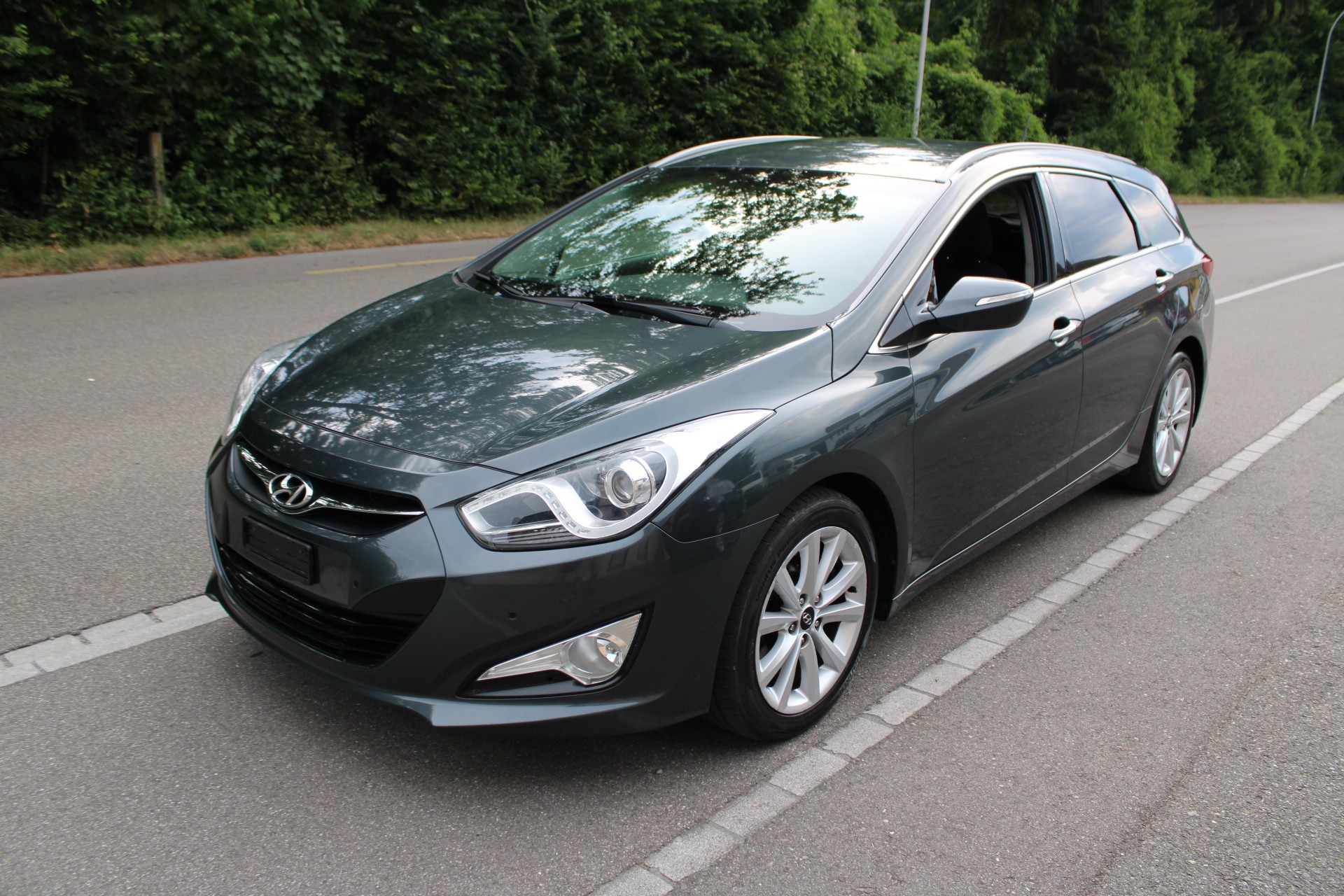 HYUNDAI i40 Wagon 2.0 GDi Style Automatic-image-0