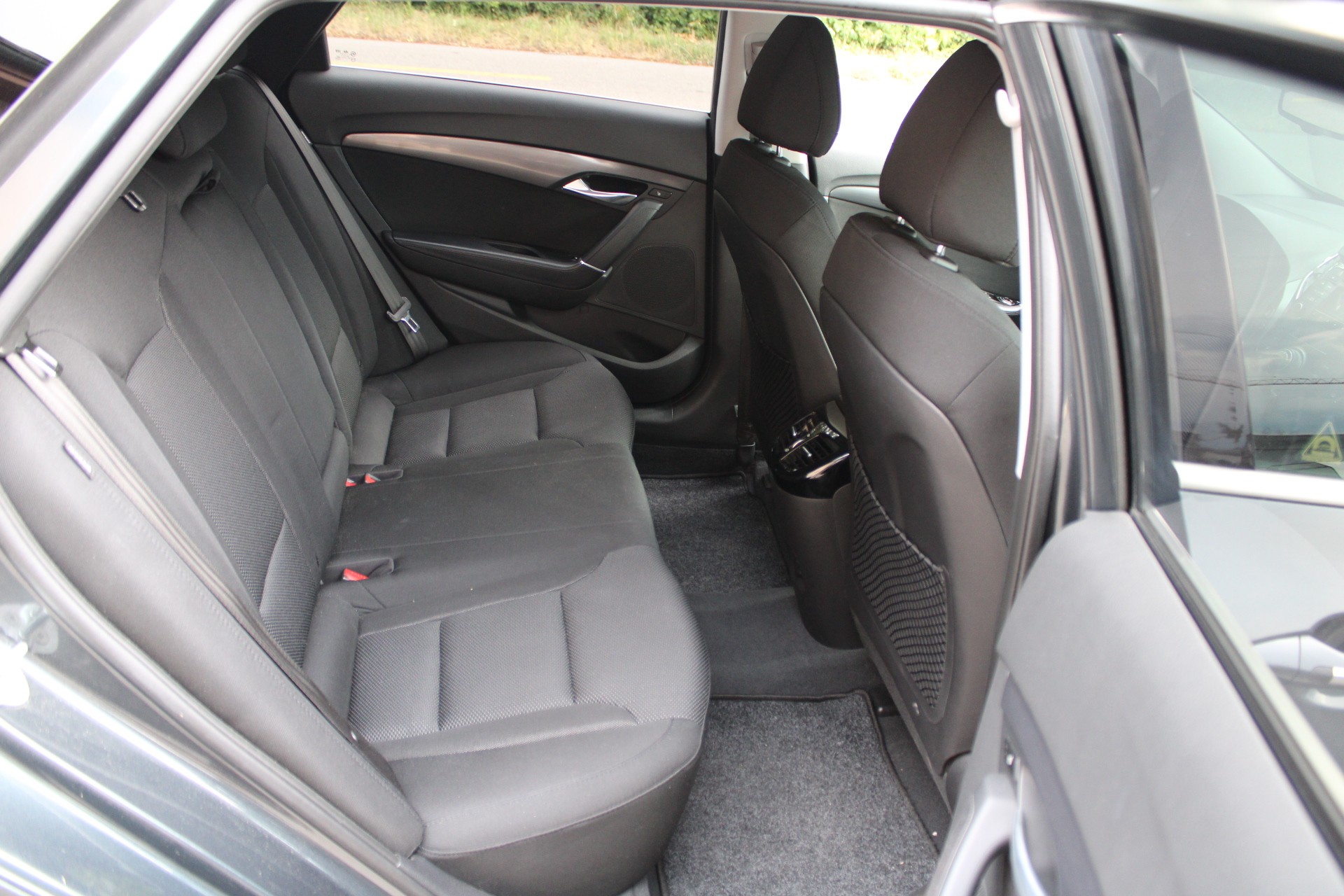 HYUNDAI i40 Wagon 2.0 GDi Style Automatic-image-6