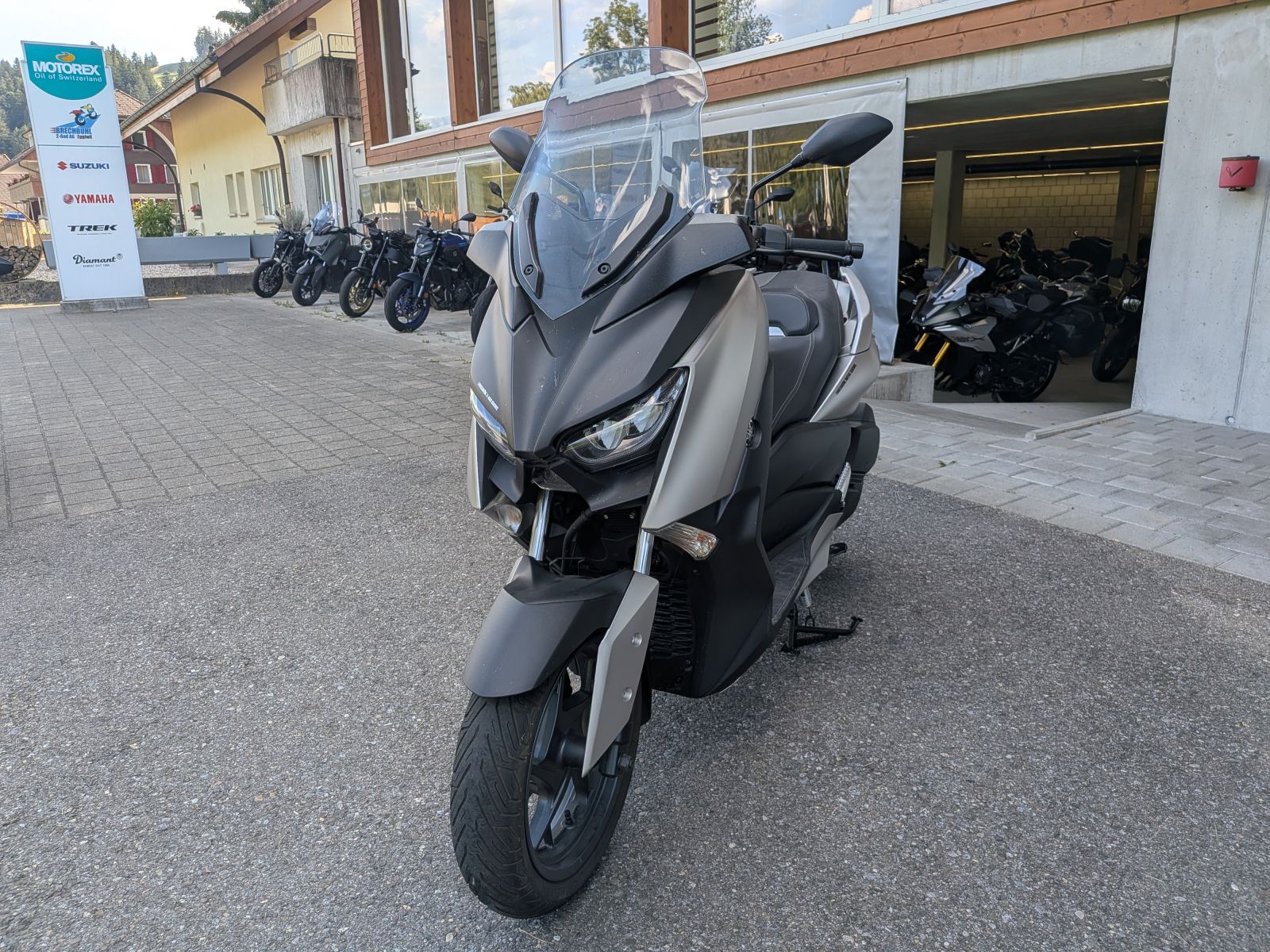 YAMAHA X-Max CZD 300 ABS-image-2