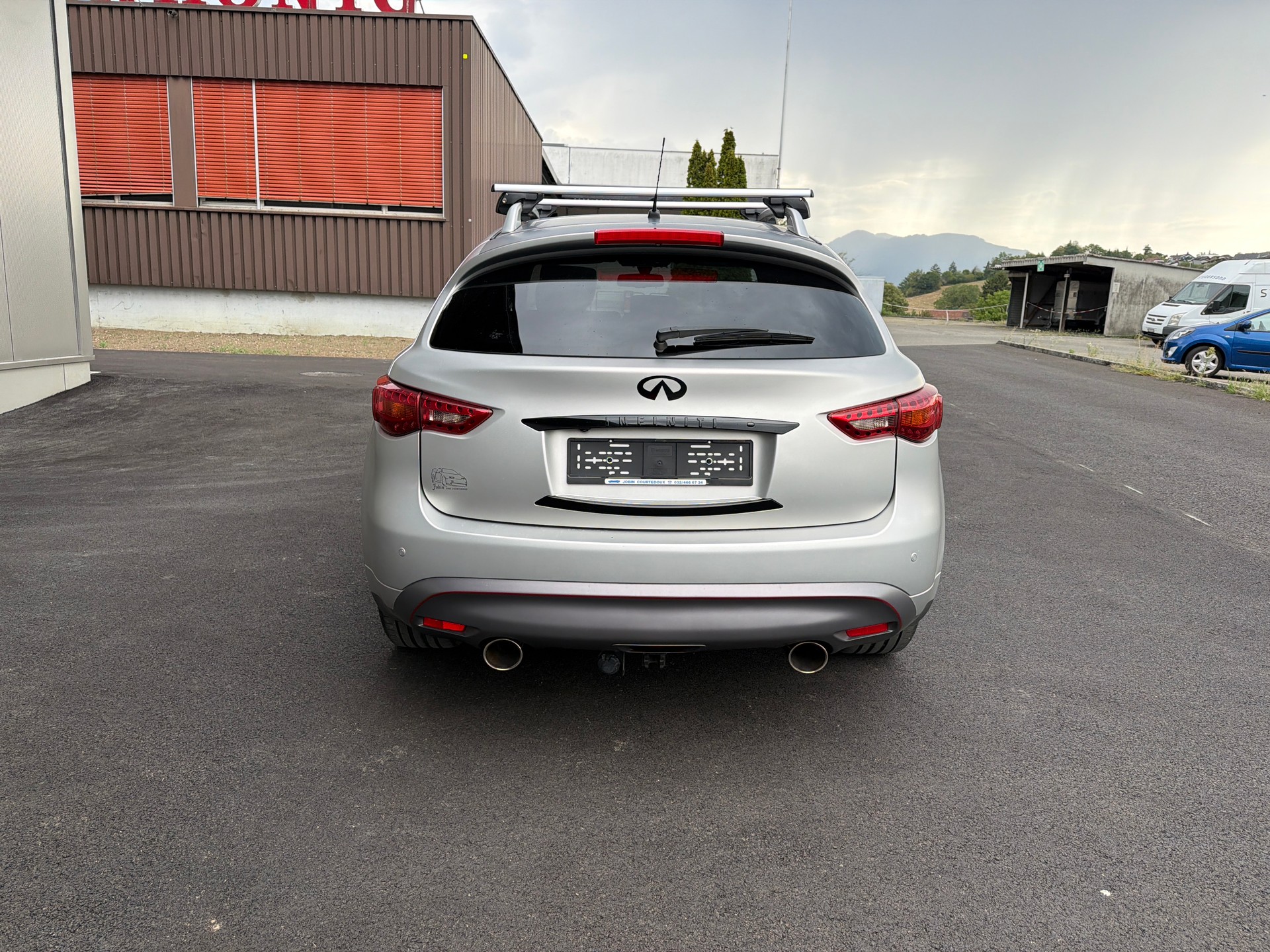 INFINITI FX50 S Premium AWD Automatic-image-3
