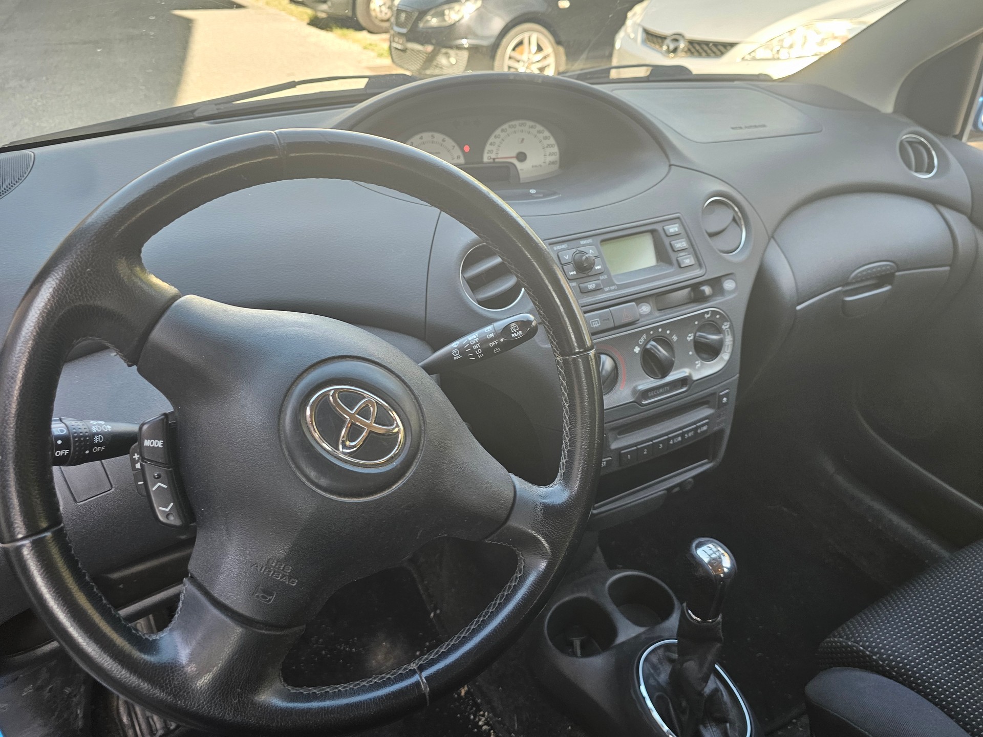 TOYOTA Yaris 1.5 TS-image-5