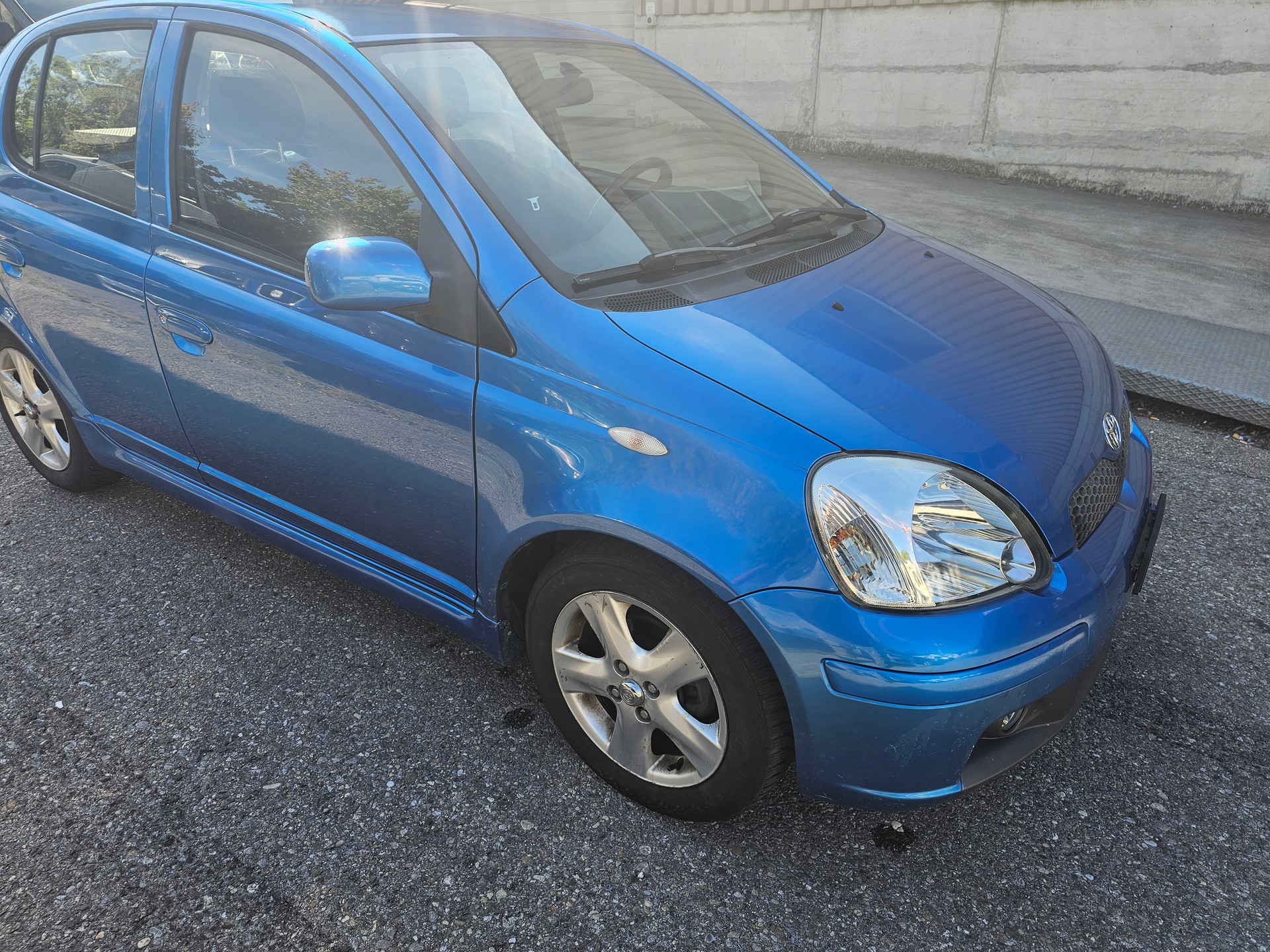 TOYOTA Yaris 1.5 TS-image-1