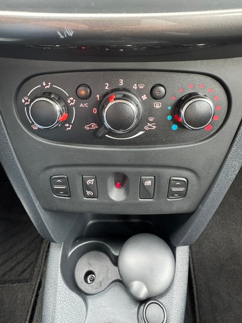 DACIA Sandero Tce 90 Stepway Lauréate-image-21