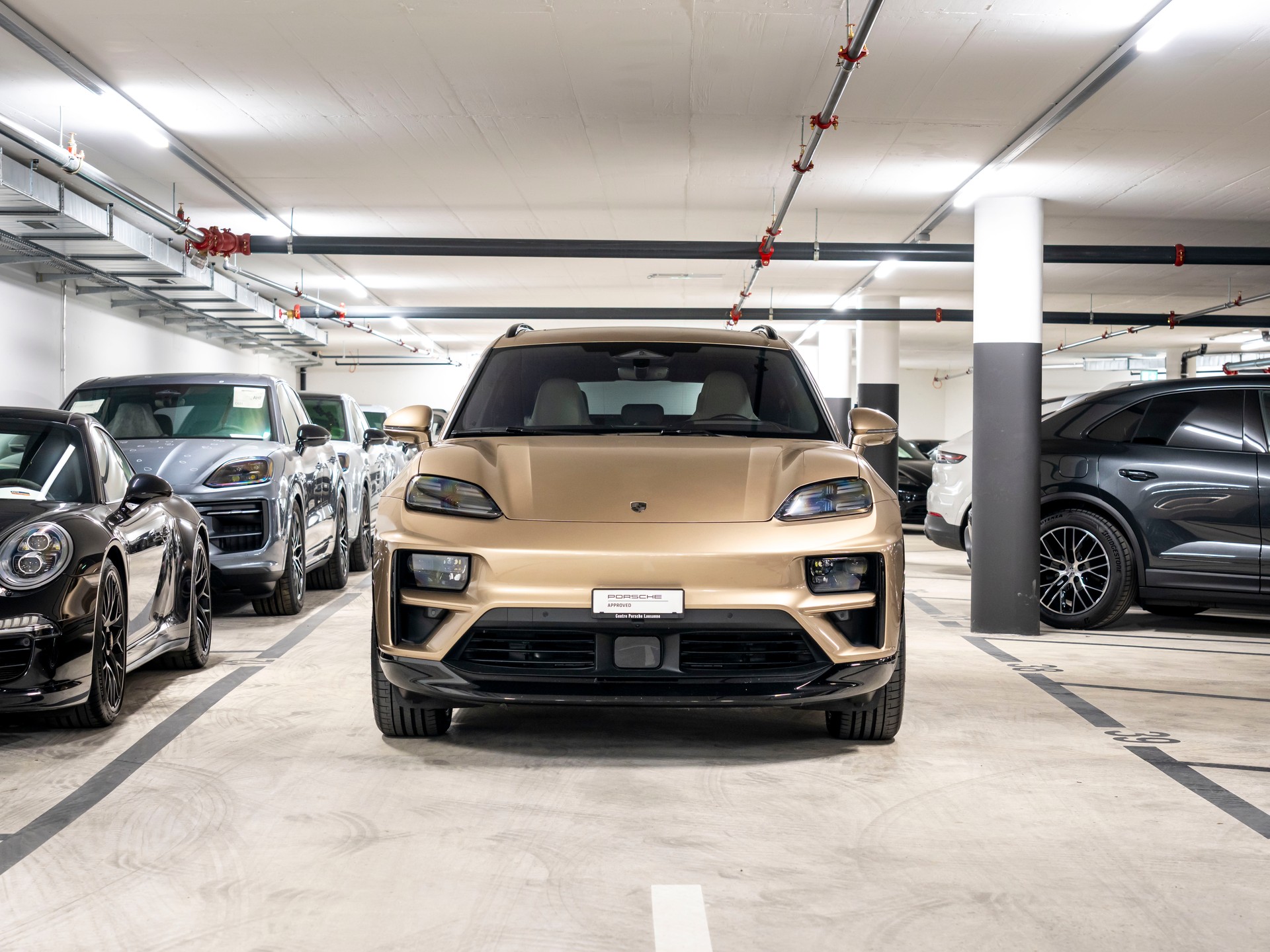 PORSCHE Macan Turbo 100kWh-image-3