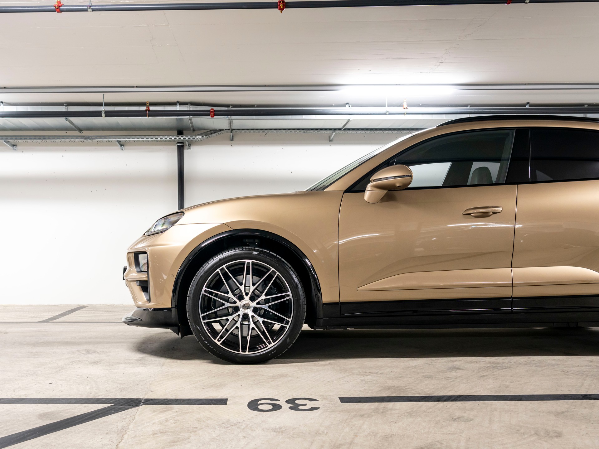 PORSCHE Macan Turbo 100kWh-image-7