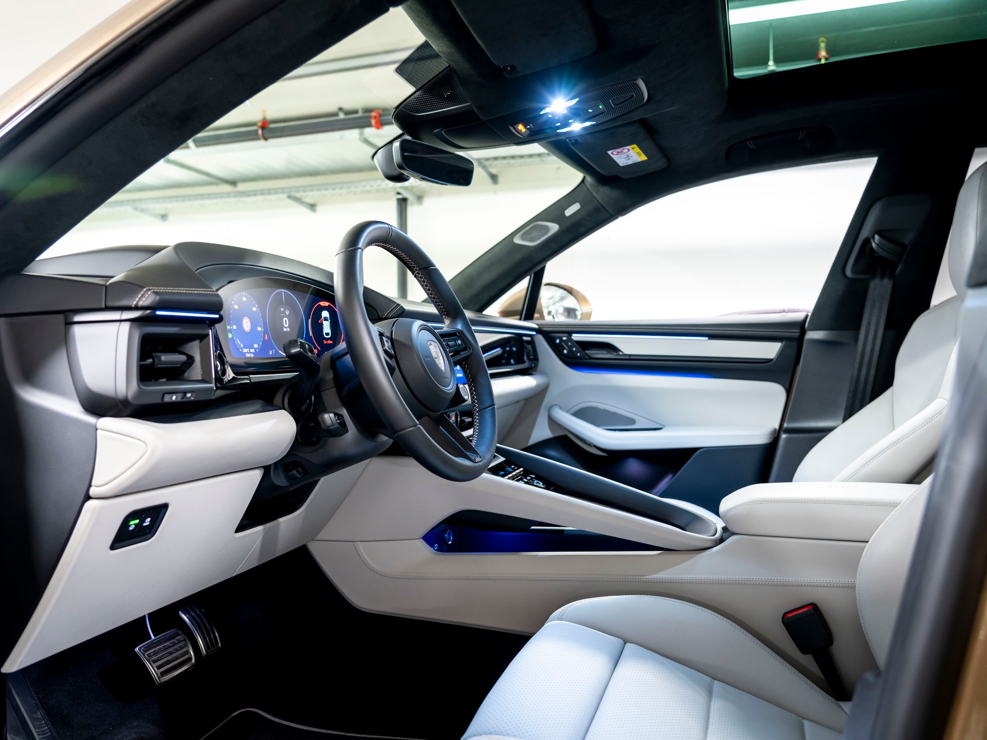 PORSCHE Macan Turbo 100kWh-image-14