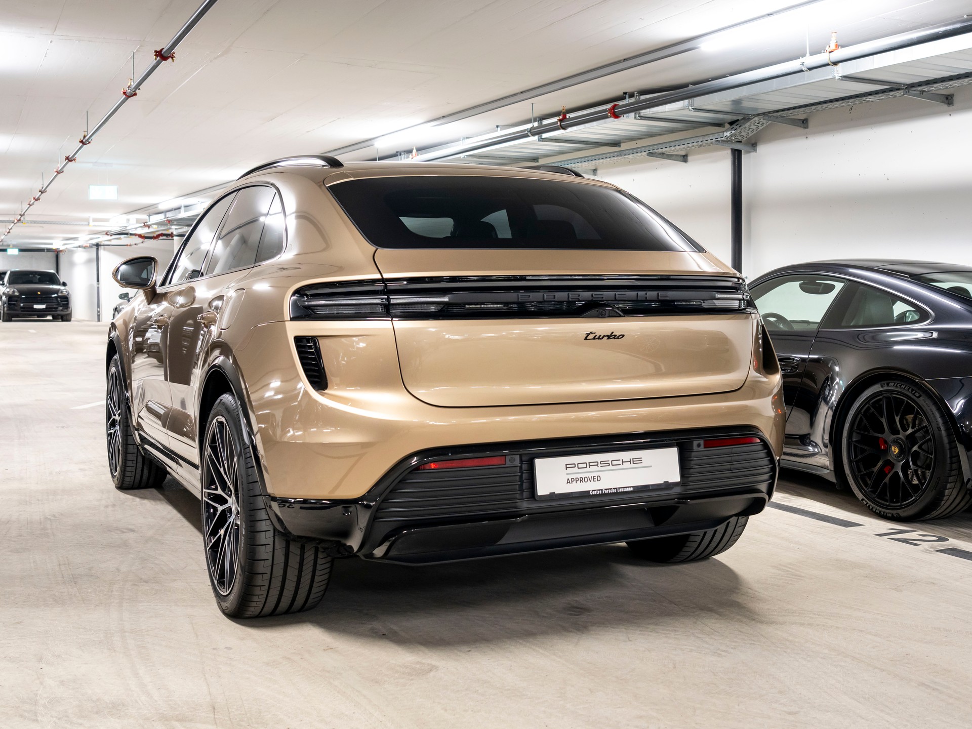 PORSCHE Macan Turbo 100kWh-image-2