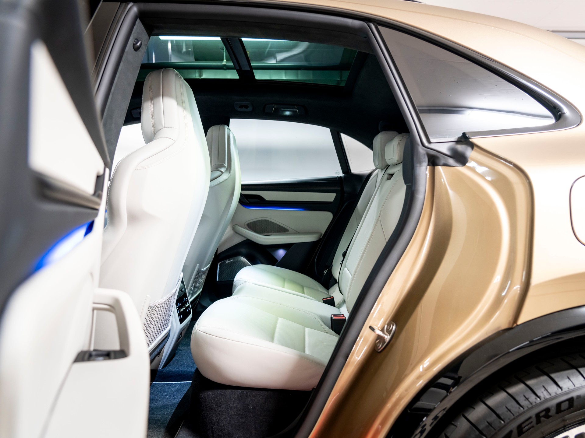 PORSCHE Macan Turbo 100kWh-image-20