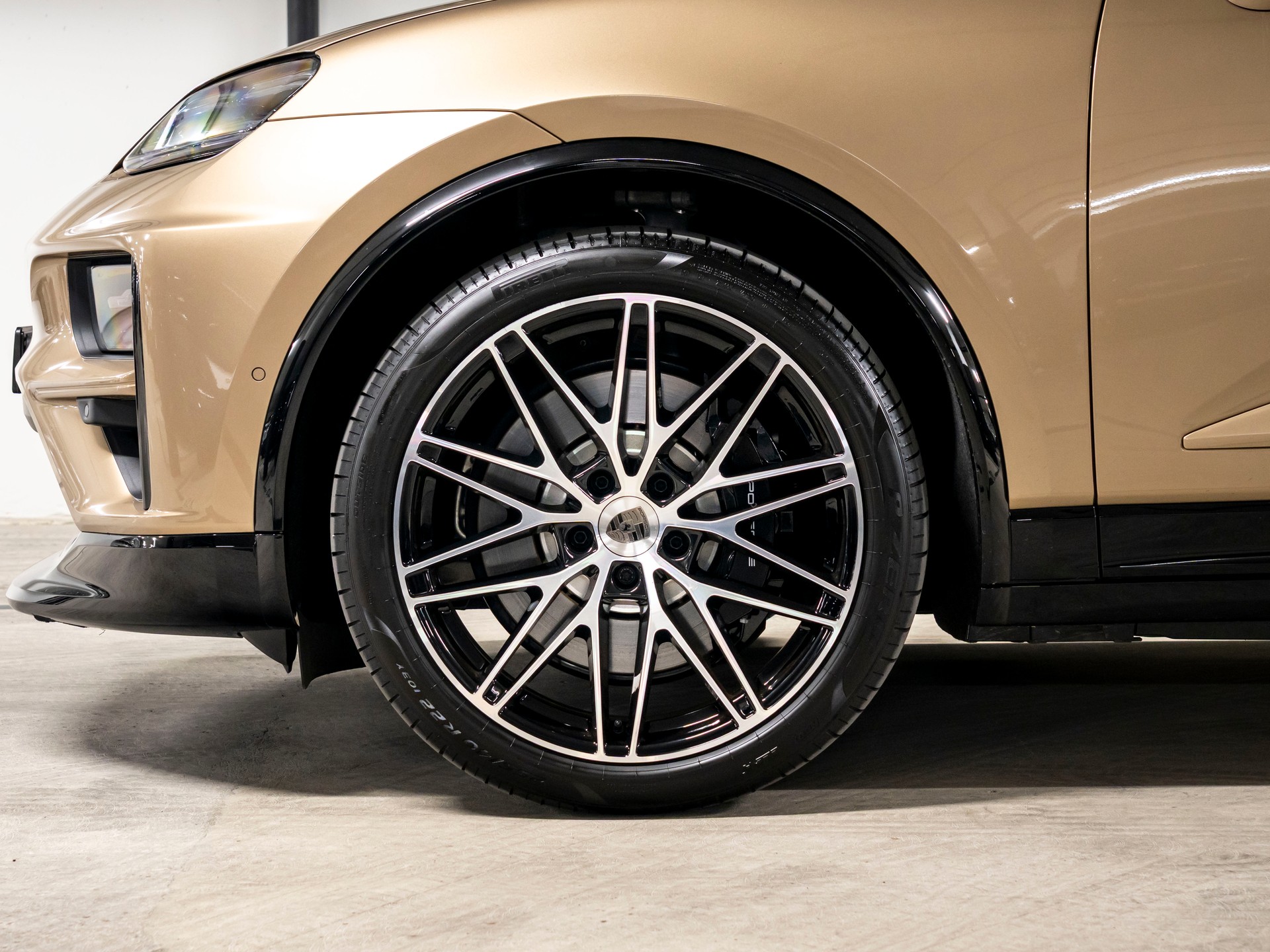 PORSCHE Macan Turbo 100kWh-image-9