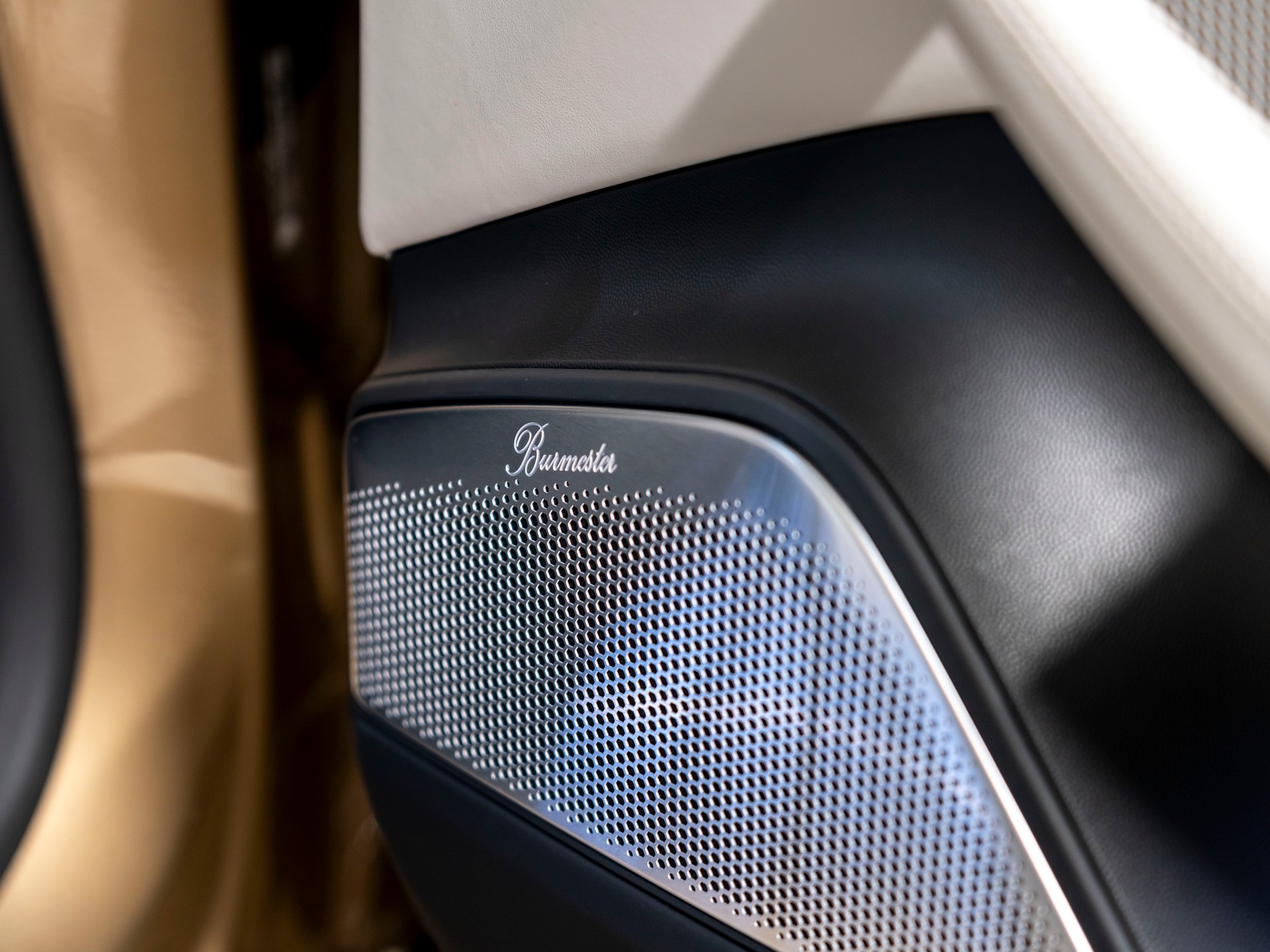 PORSCHE Macan Turbo 100kWh-image-27