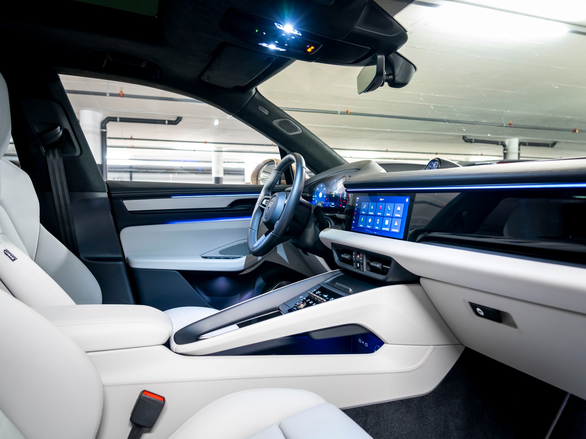 PORSCHE Macan Turbo 100kWh-image-23