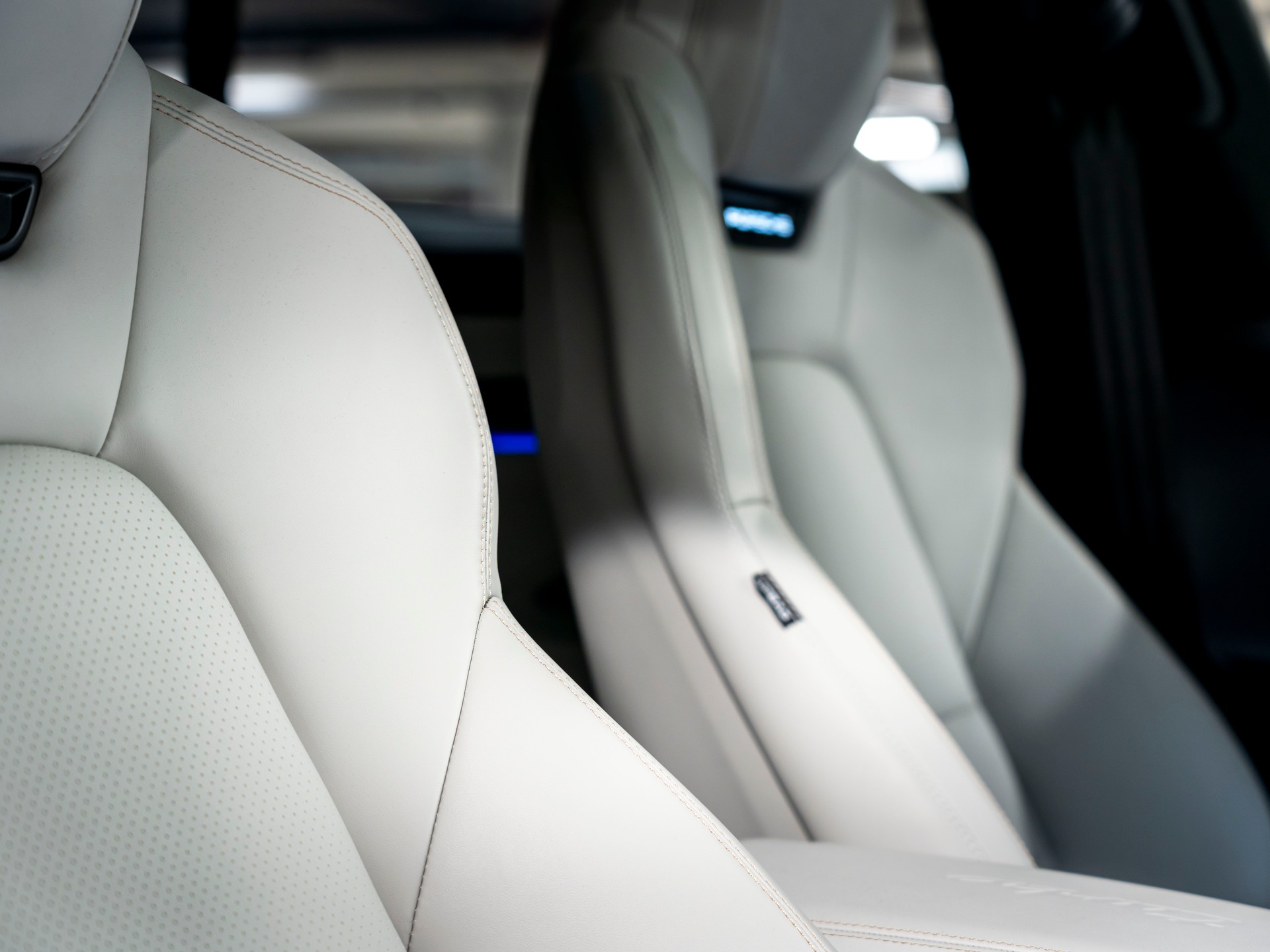 PORSCHE Macan Turbo 100kWh-image-25