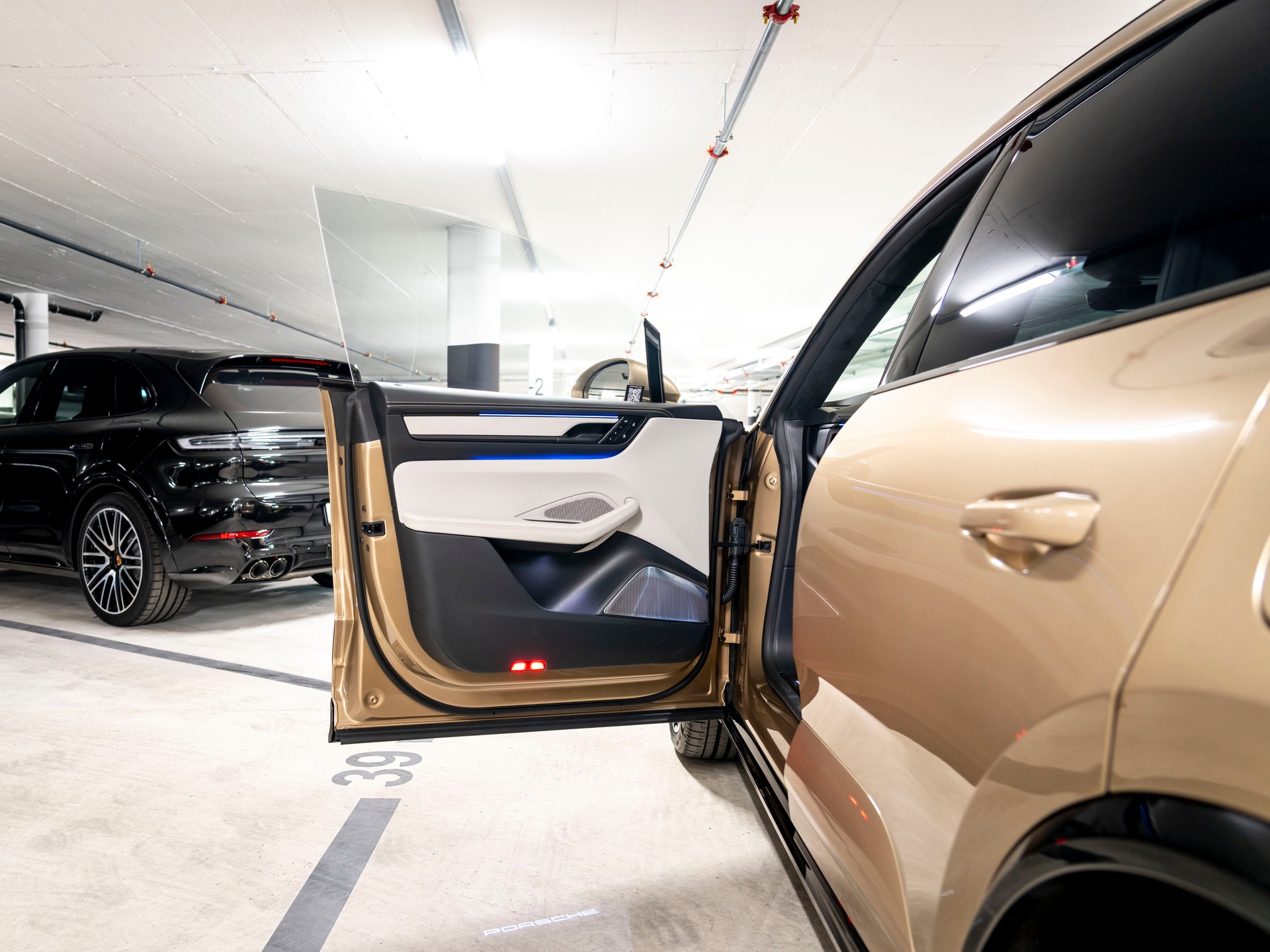 PORSCHE Macan Turbo 100kWh-image-19