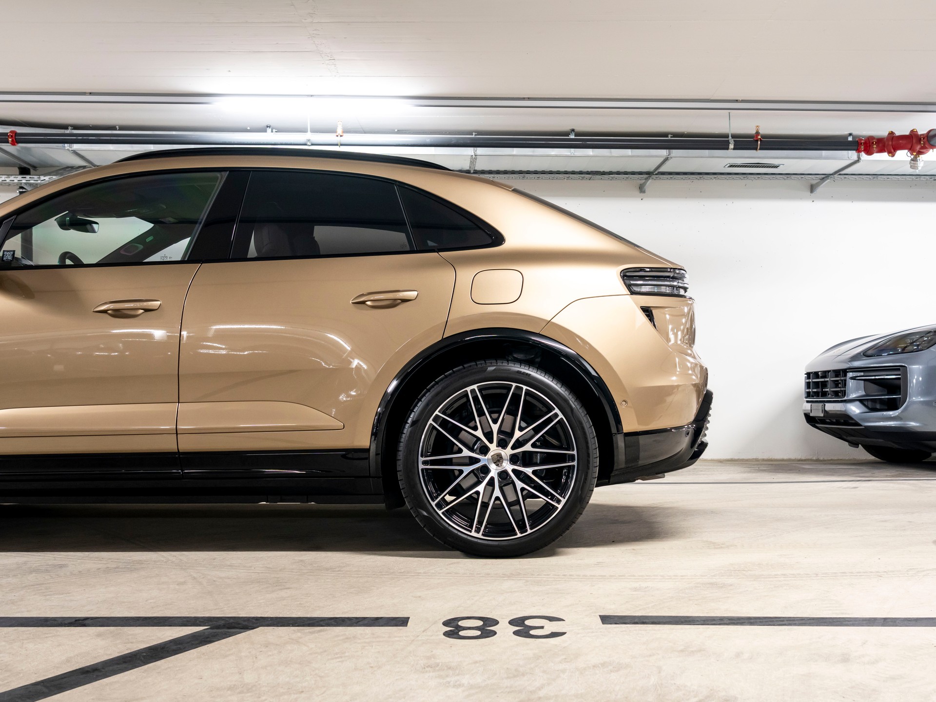 PORSCHE Macan Turbo 100kWh-image-8