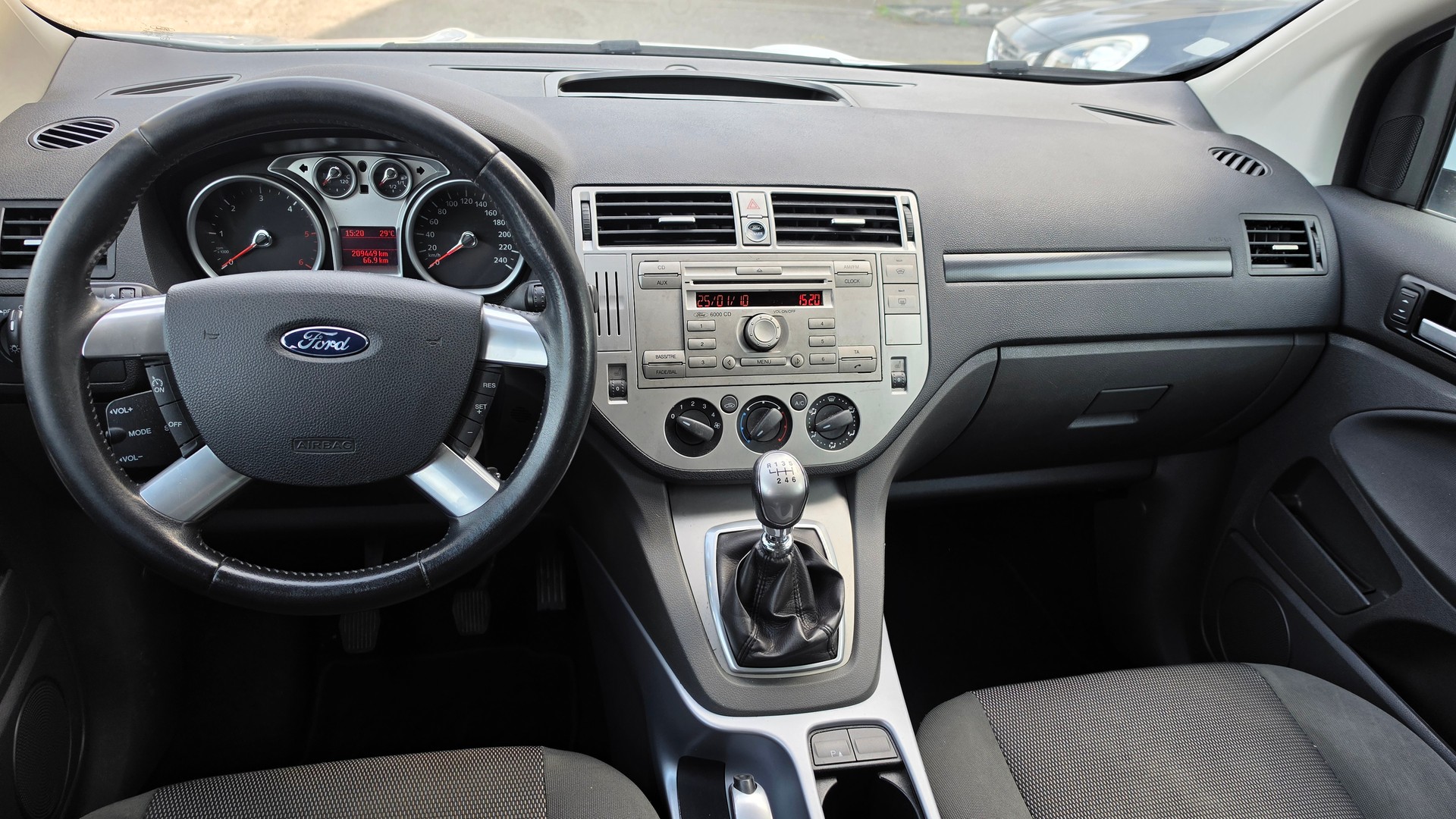 FORD Kuga 2.0 TDCi Titanium 4WD-image-6