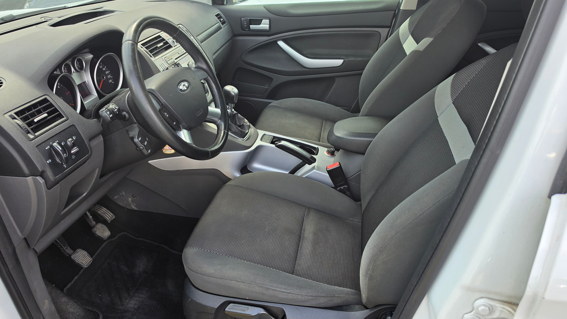 FORD Kuga 2.0 TDCi Titanium 4WD-image-7