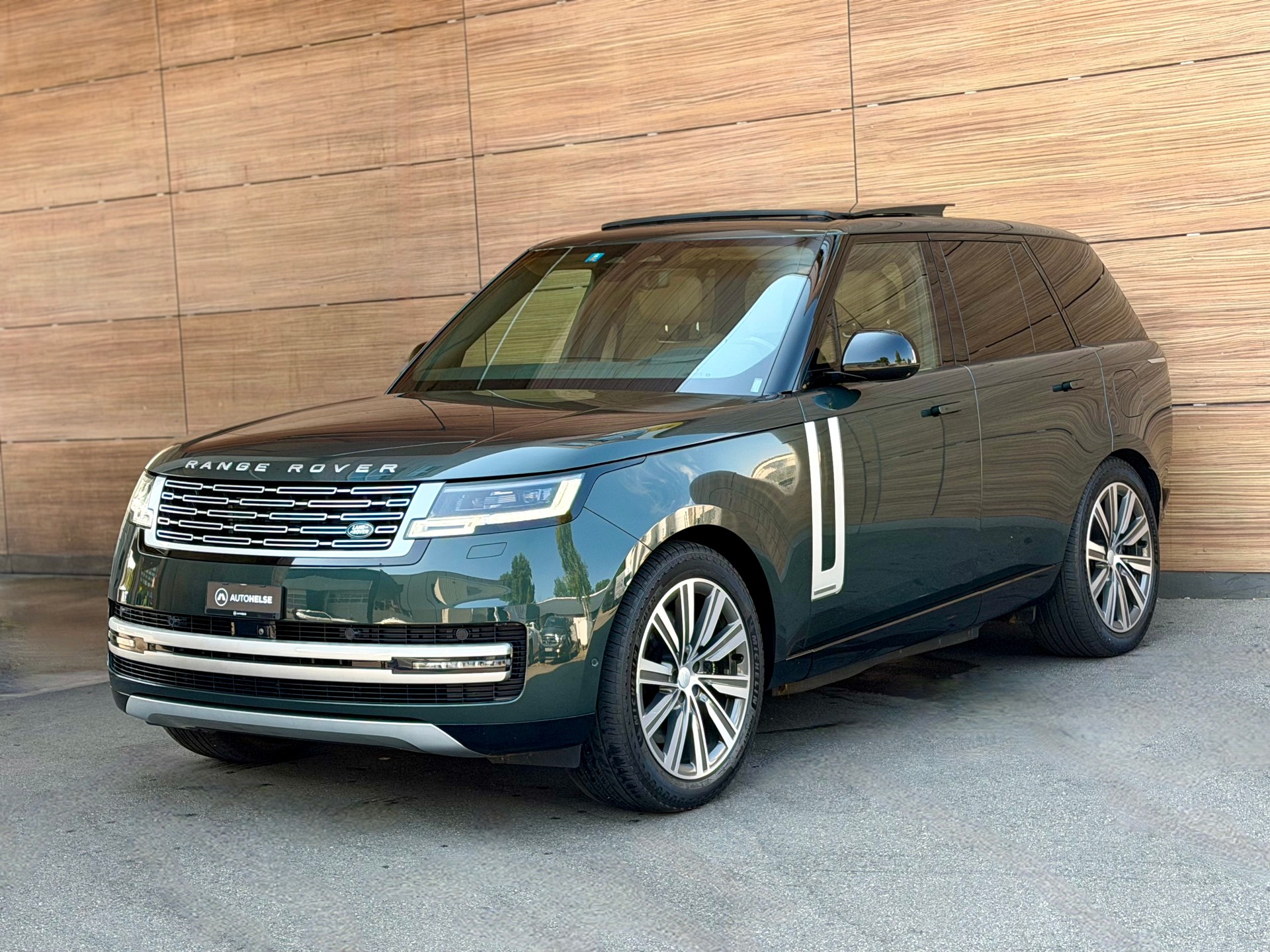 LAND ROVER Range Rover P550e Si6 PHEV Autobiography Automatic - Belgravia Green - 22J - Panorama --image-0