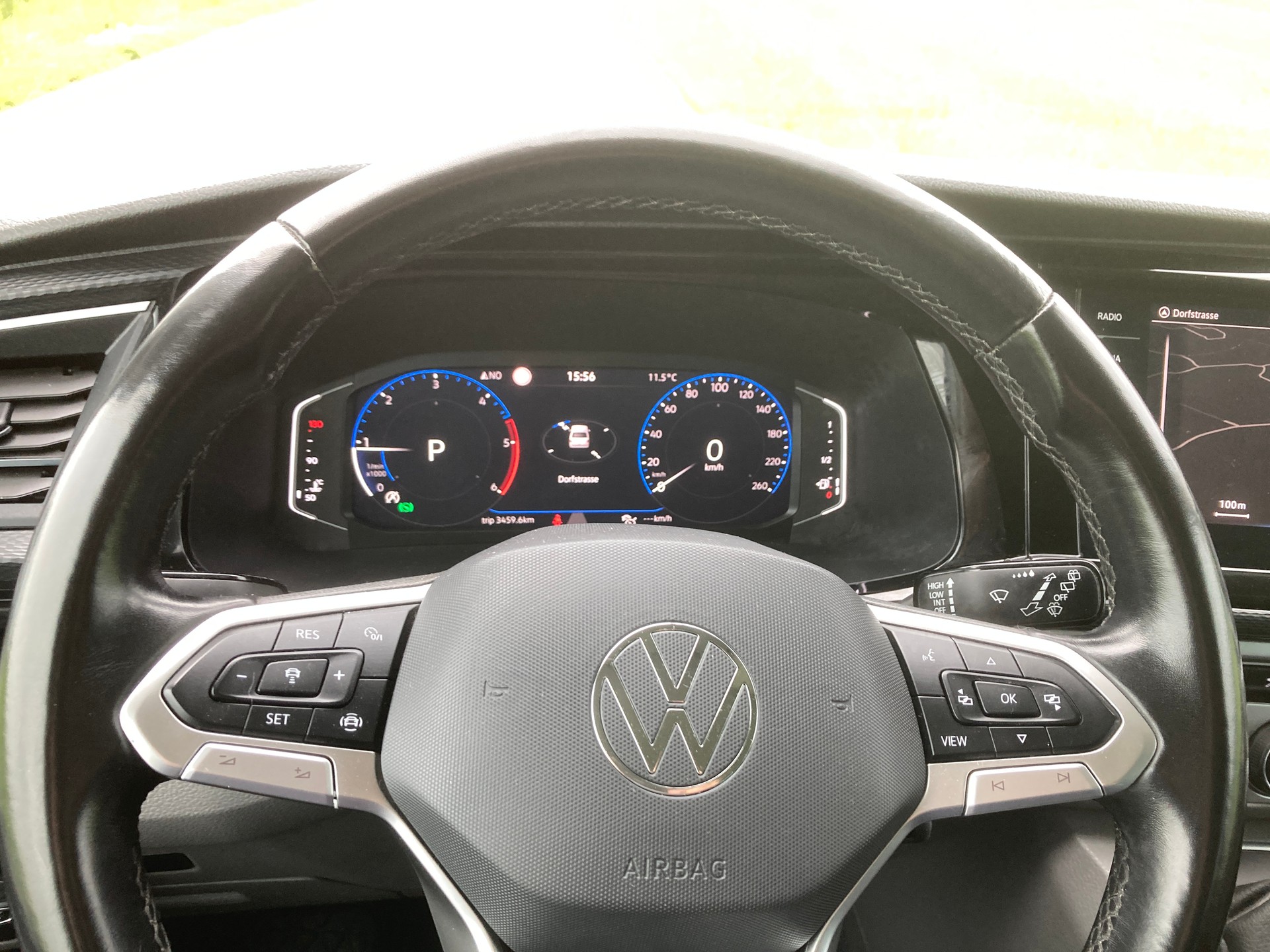 VW T6.1 2.0 TDI DSG 8 Sitzer mit Anhängerkupplung-image-12