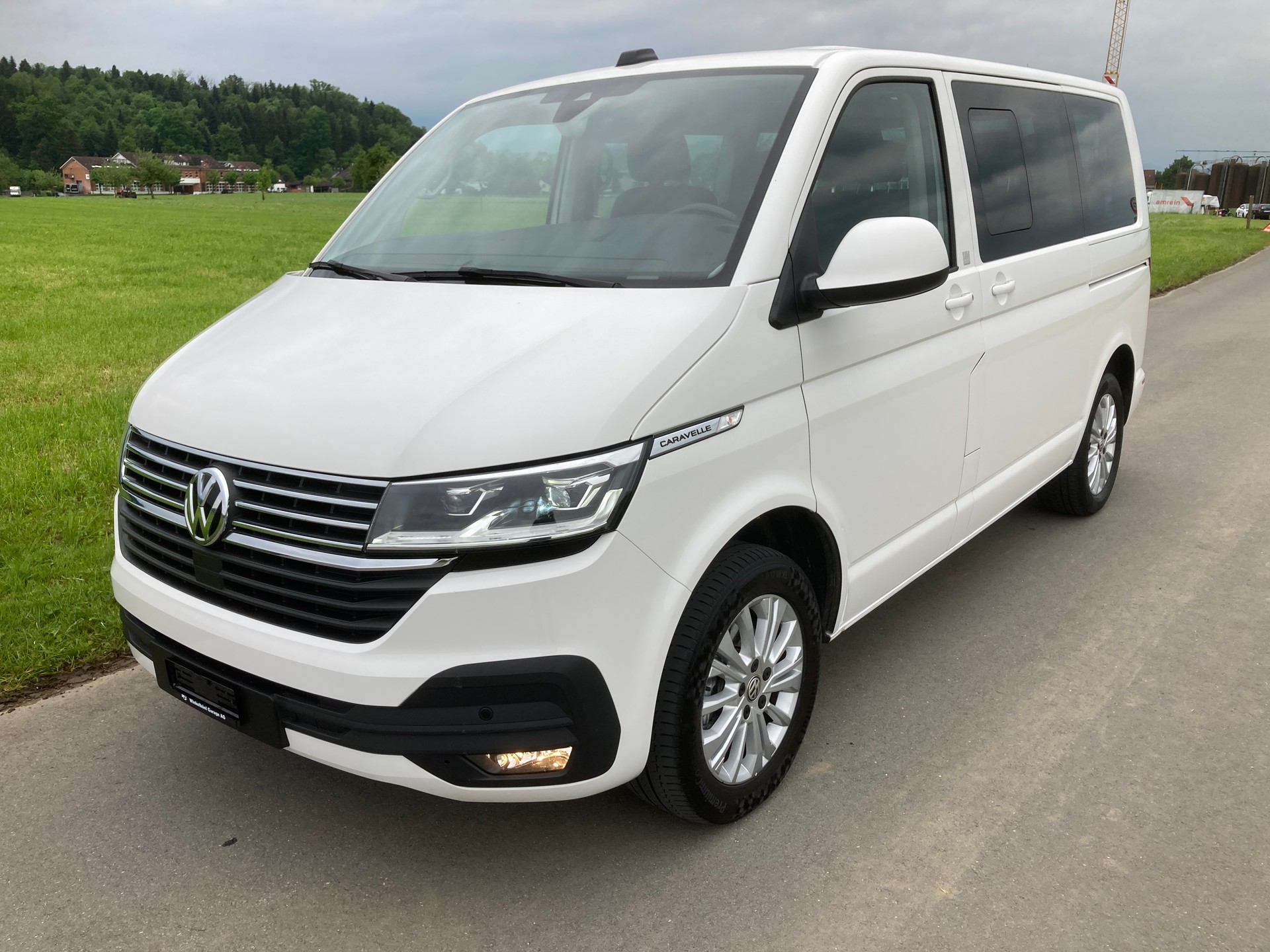 VW T6.1 2.0 TDI DSG 8 Sitzer mit Anhängerkupplung-image-0