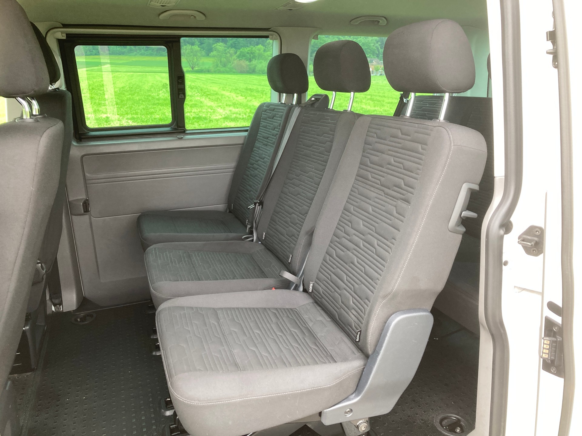 VW T6.1 2.0 TDI DSG 8 Sitzer mit Anhängerkupplung-image-8